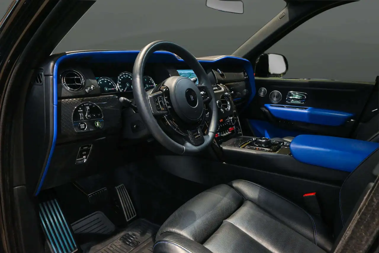 Rolls-Royce Cullinan снимка Rolls-Royce Cullinan
