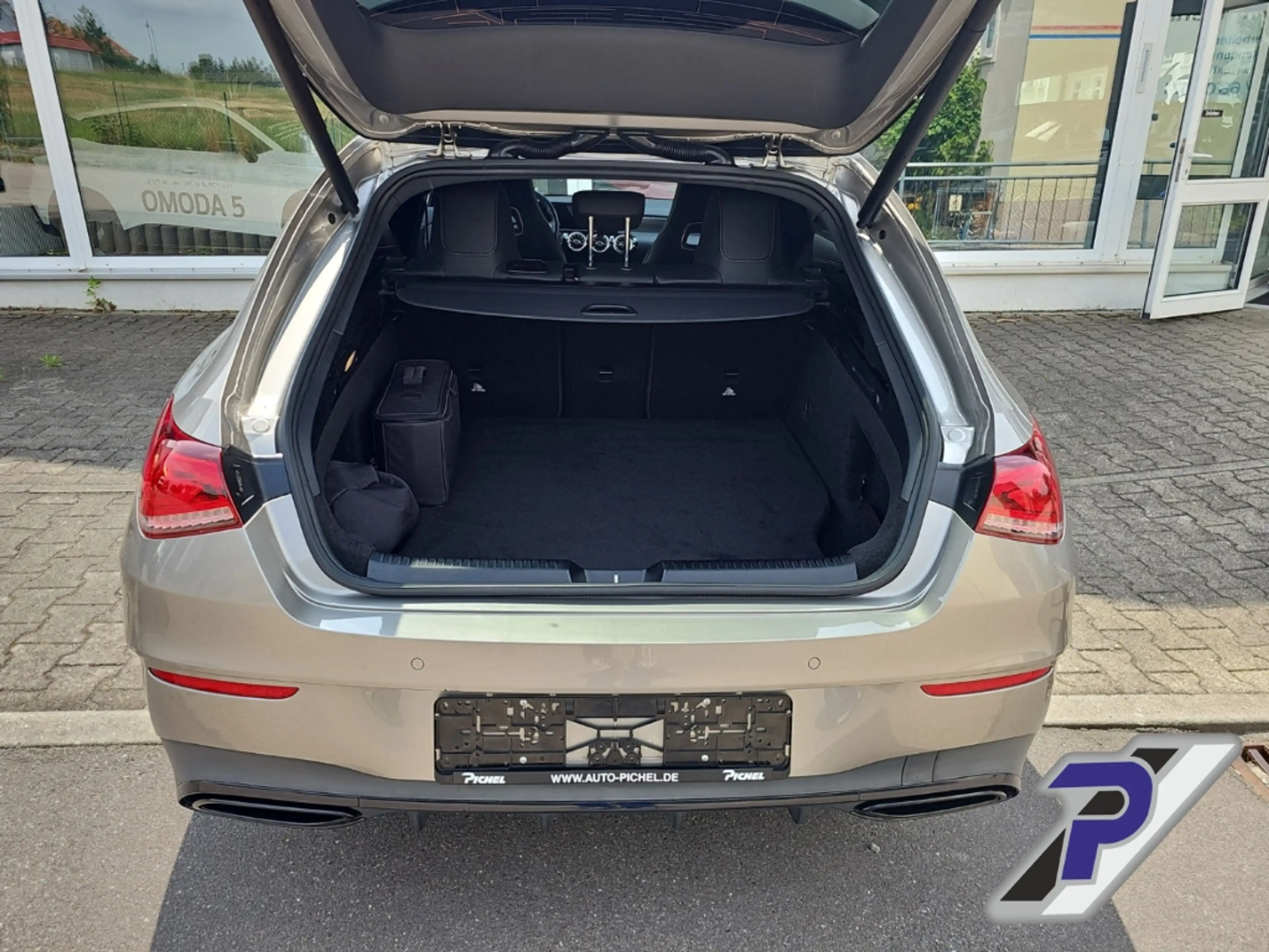 Mercedes-Benz CL Shooting Brake C-Klasse e Edition 2020 BURMESTER+T — photo 9