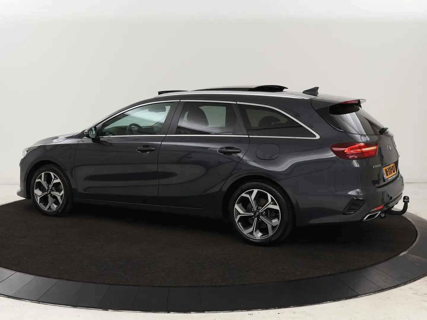 Kia Ceed / cee'd 1.6 GDI PHEV ExecutiveLine | Panoramadak | Stoelve Grijs - 2