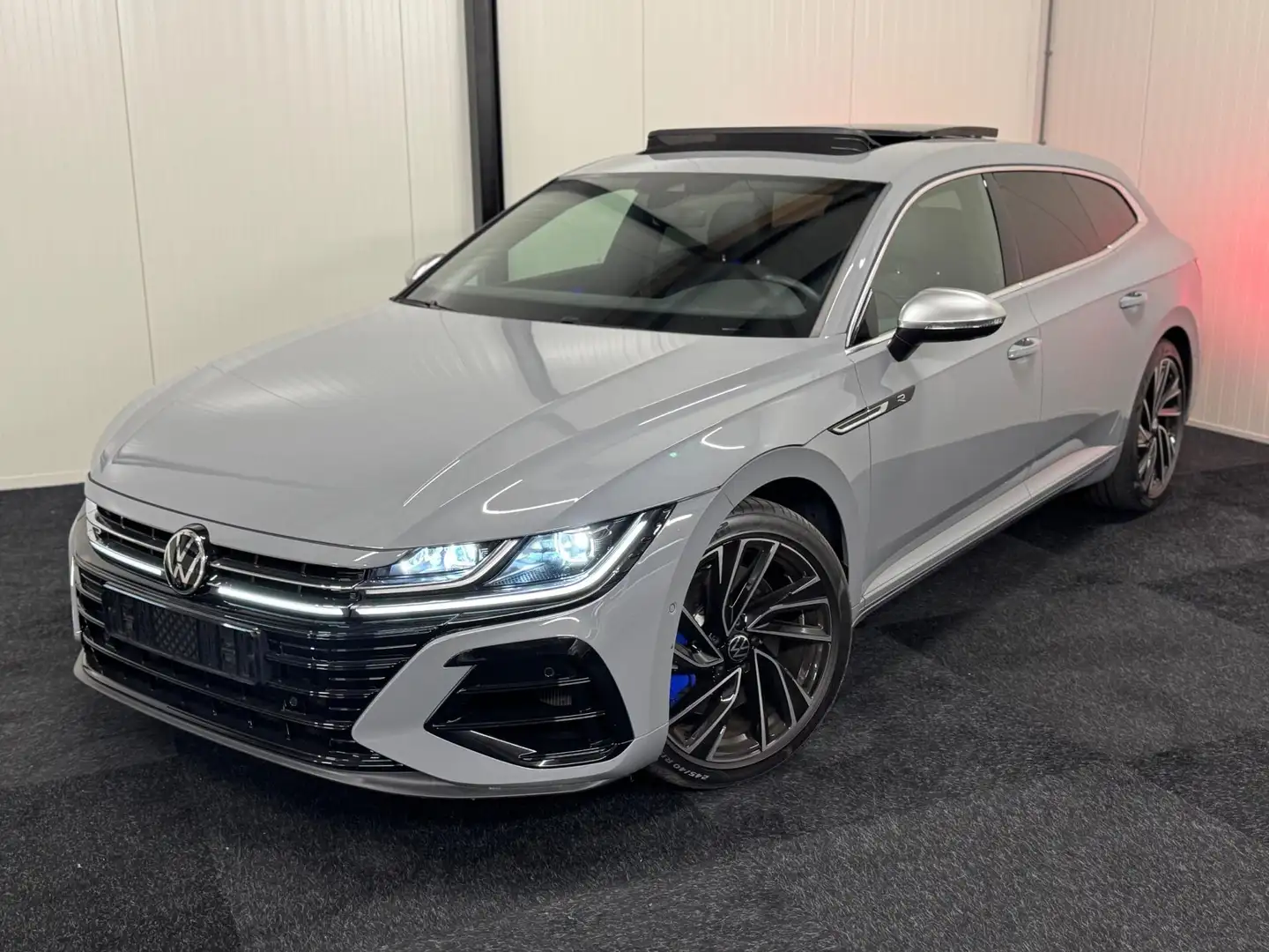 Volkswagen Arteon Shooting Brake 2.0 TSI 4 MOTION R 2022 320PK NARDO Grijs - 1