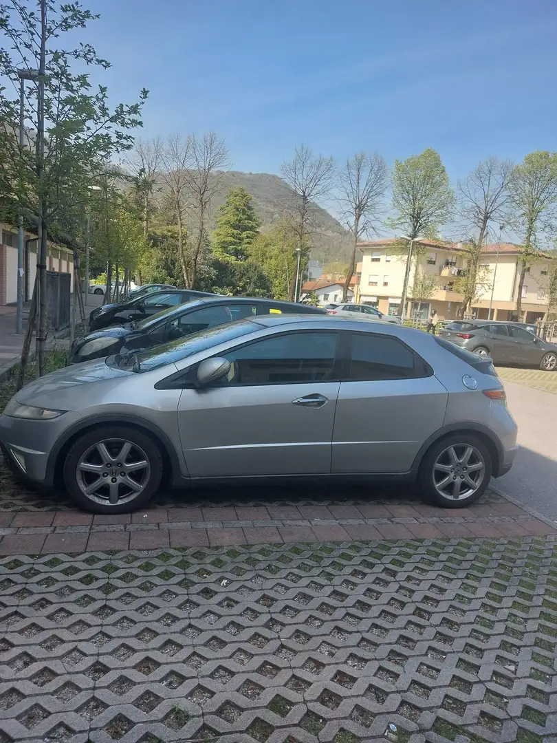 Honda Civic 1.8i-VTEC Sport - 2