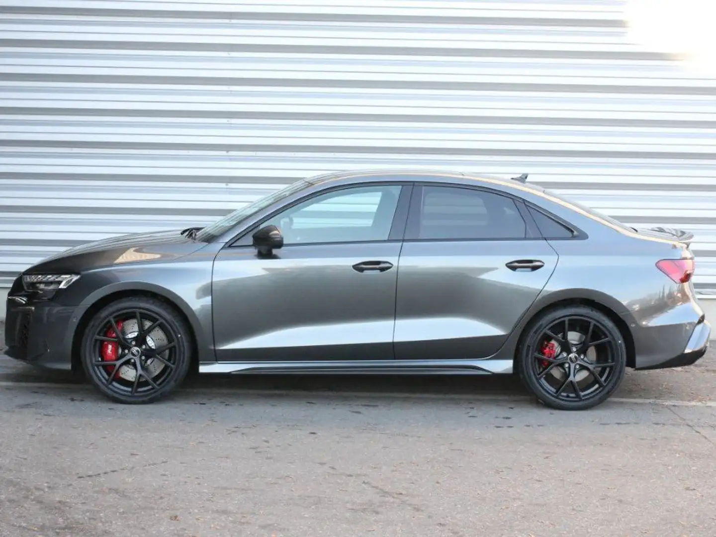 Audi RS3 Limo LP € 106.929,-- Unternehmerangebot* Grau - 2
