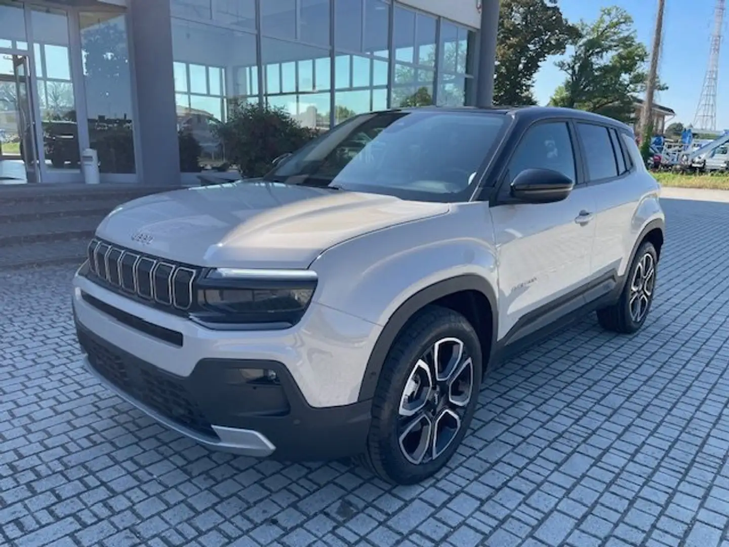 Jeep Avenger 1.2 TURBO 110 CV E-HYBRID MHEV Summit PACK WINTER Gris - 2