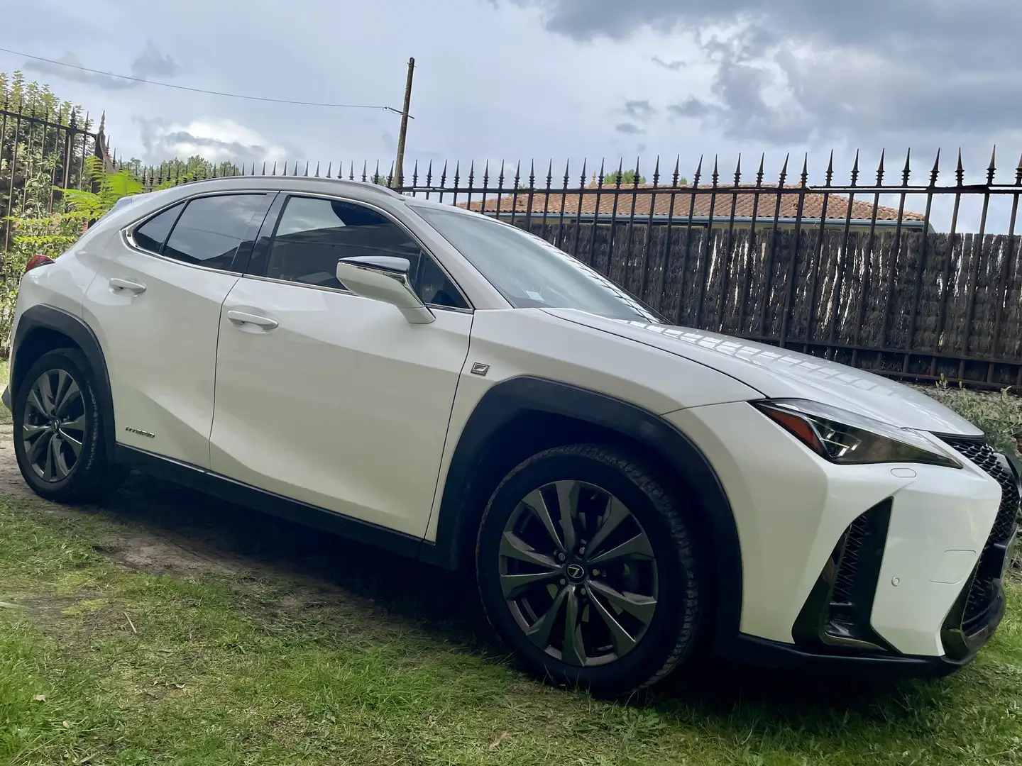 Lexus UX 250h 2WD F SPORT Executive - 2