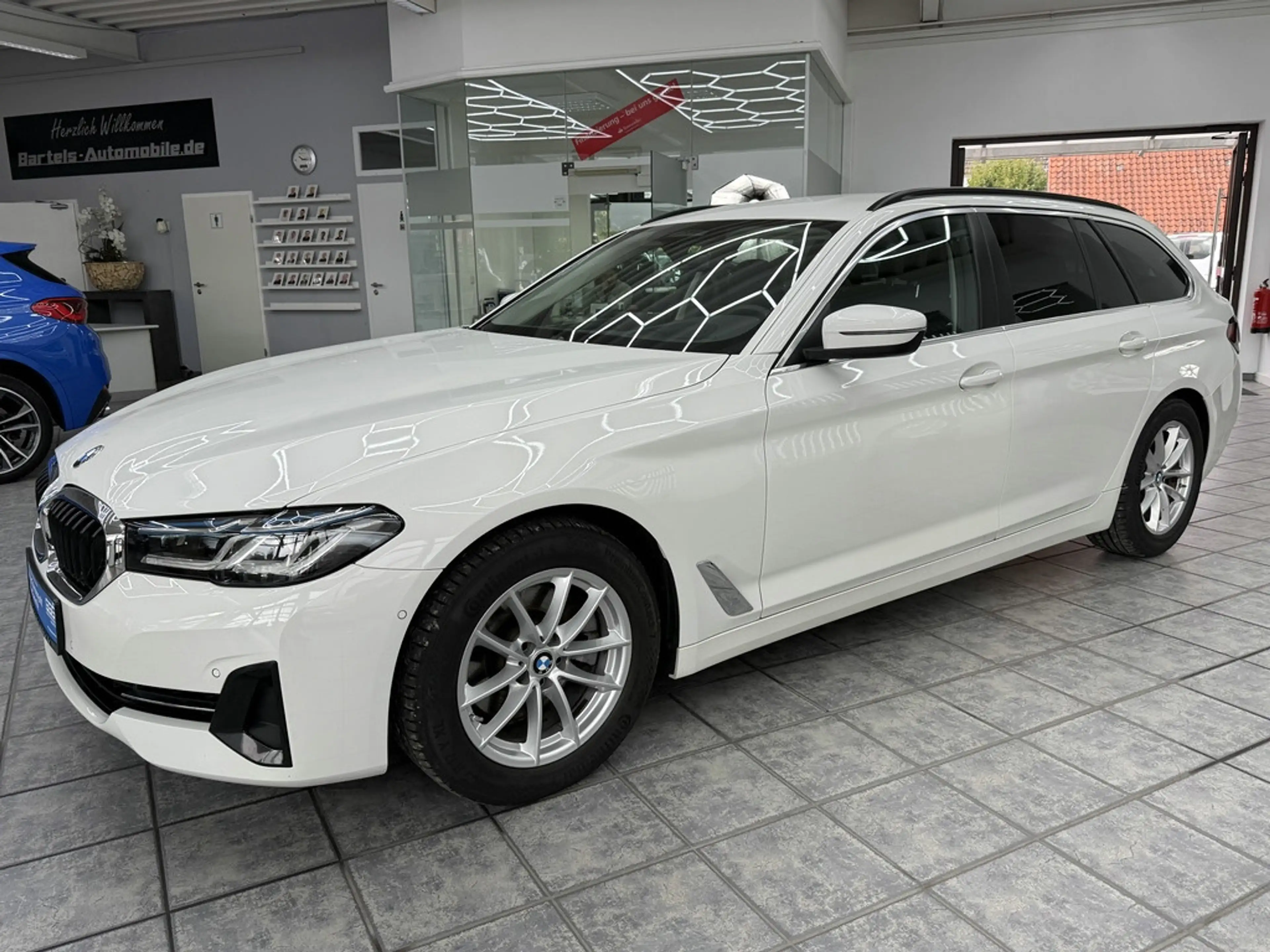 BMW 520 dA Touring, LED, Leder, HUD, ACC, Kamera — photo 3