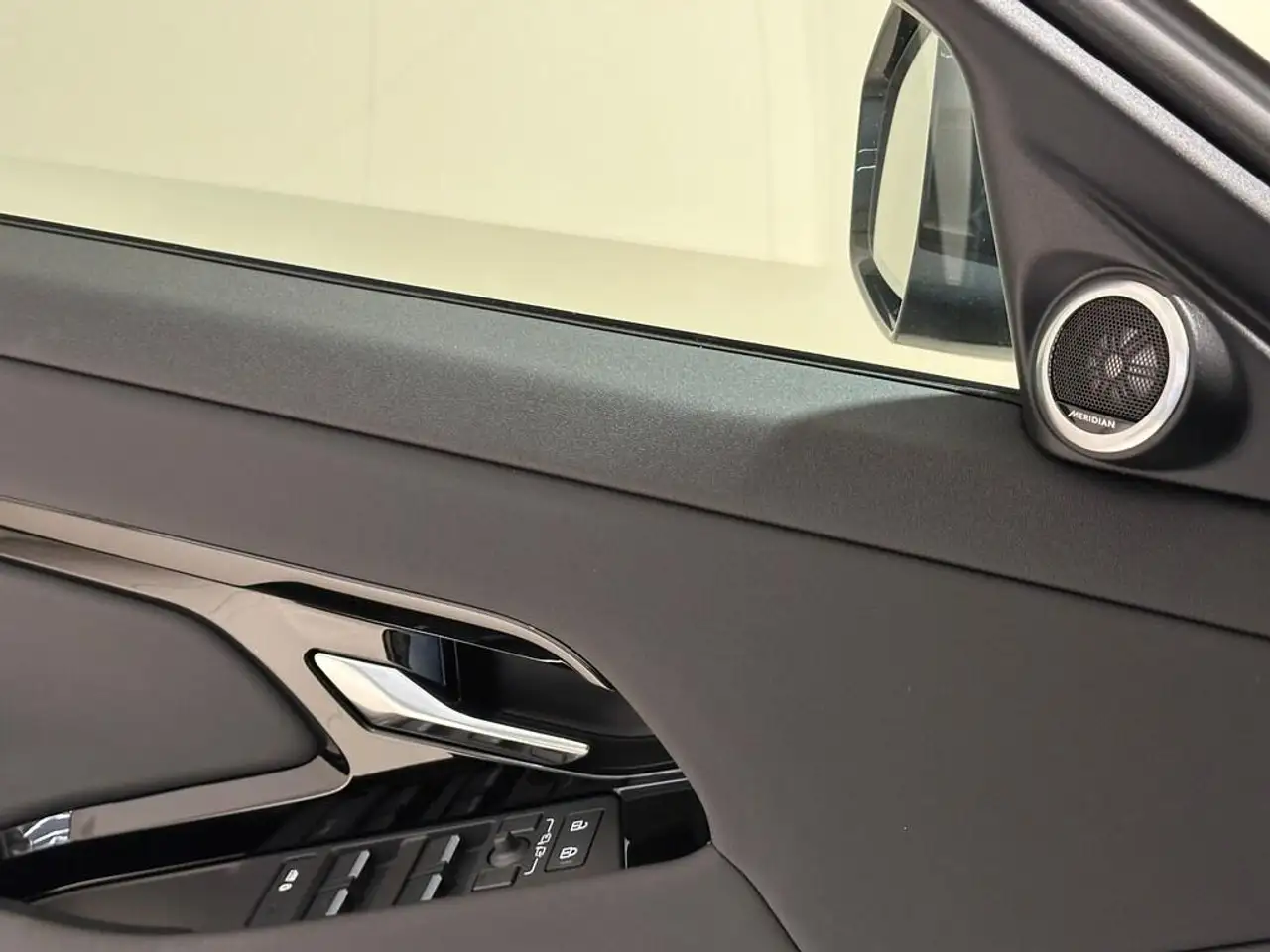 Land Rover Range Rover Evoque 2026 — фото 13