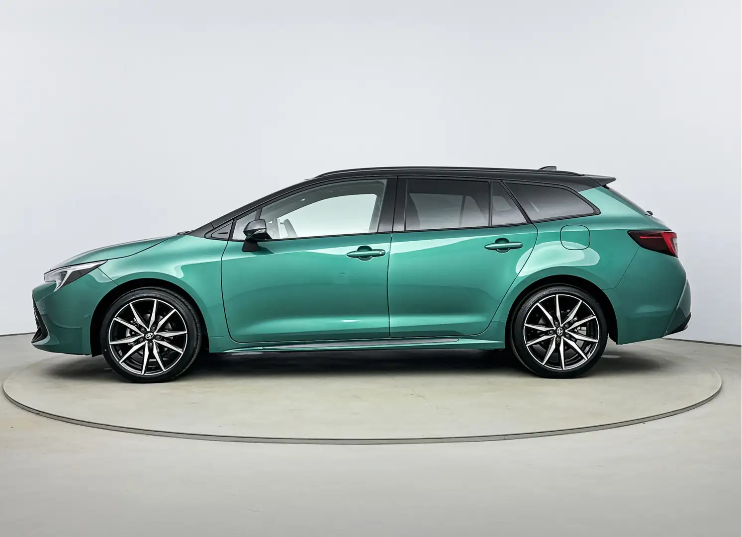 Toyota Corolla Touring Sports 1.8 Hybrid GR Sport | Panoramisch s Green - 2