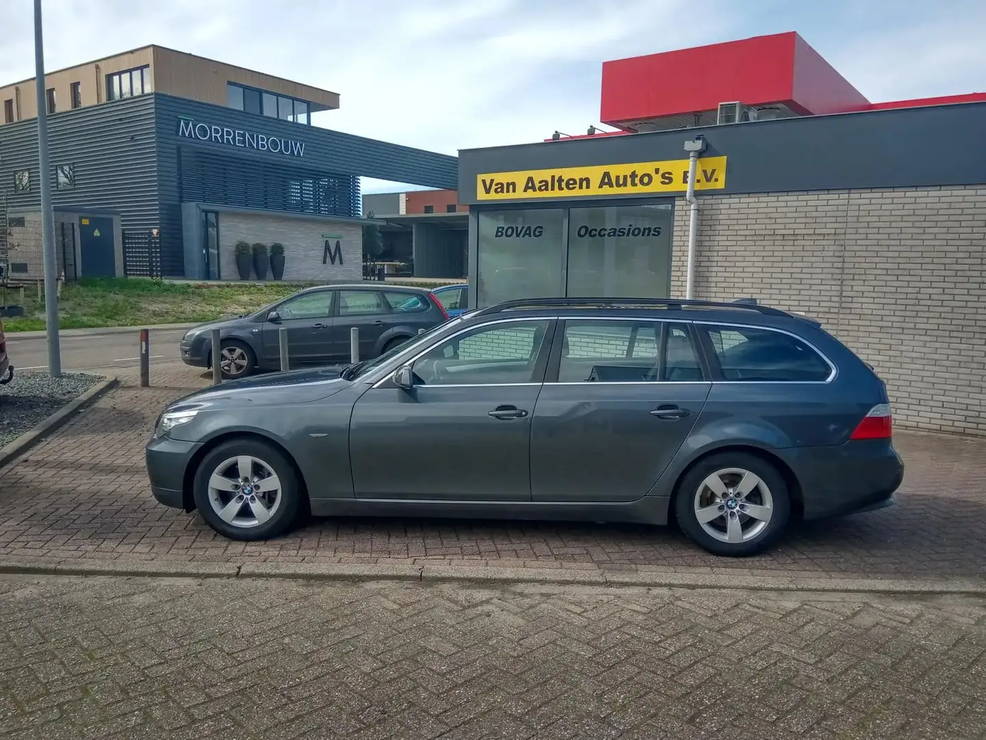 BMW 523 5-serie Touring 523i Business Line Edition I siva - 1