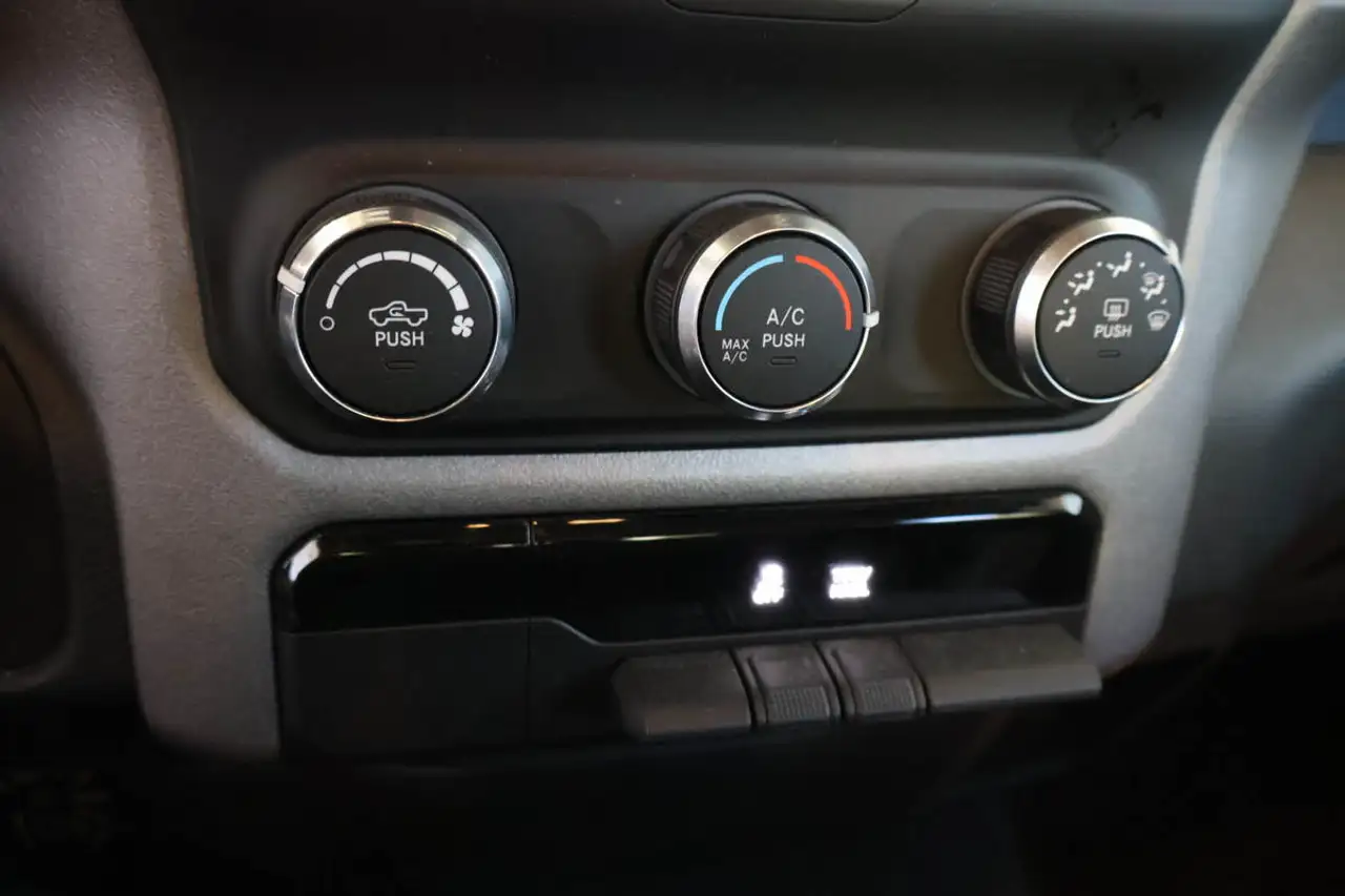 RAM 1500 fotografie RAM 1500