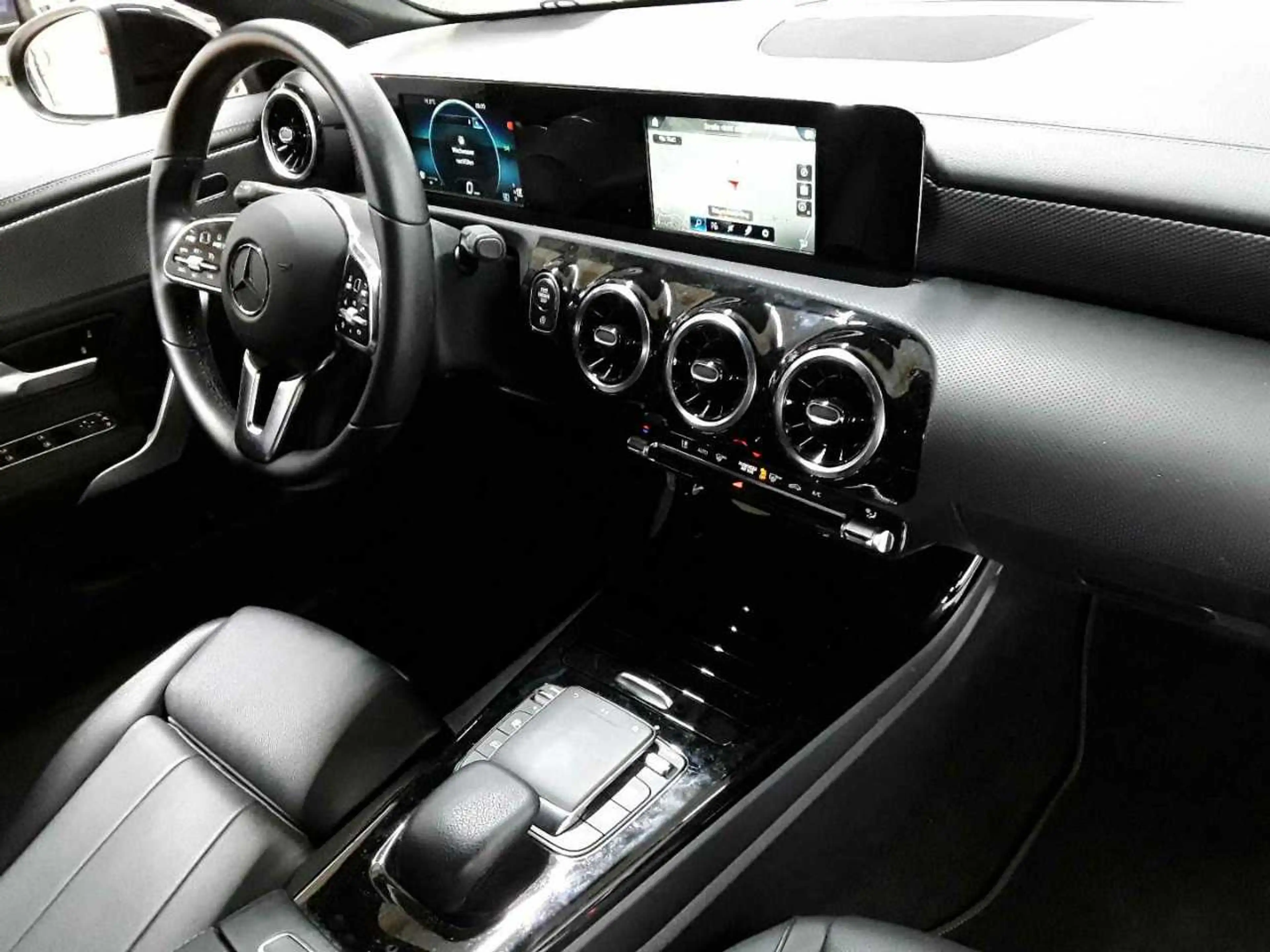 Mercedes-Benz CLA 220 CLA 220d 8G-Progressive BusiP MBUX KAM — photo 12