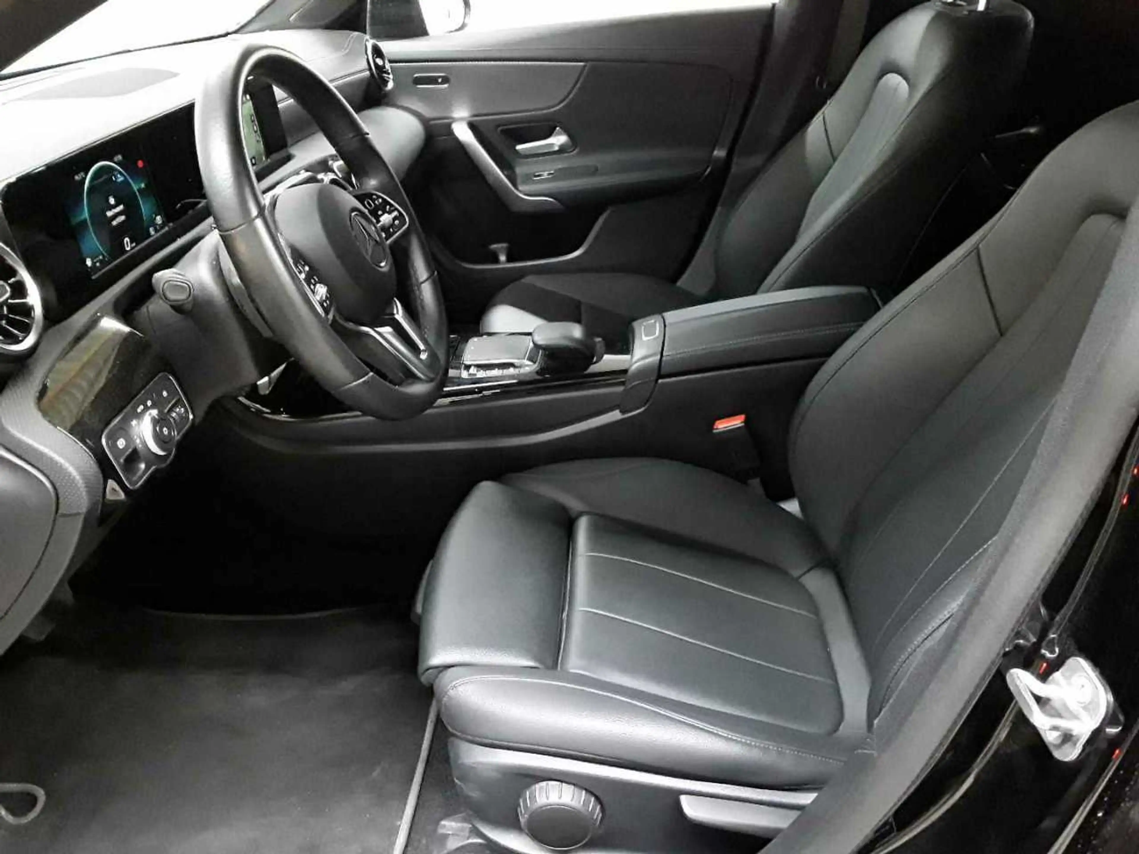 Mercedes-Benz CLA 220 CLA 220d 8G-Progressive BusiP MBUX KAM — photo 3