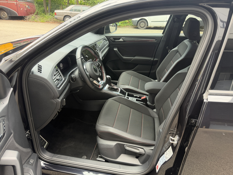 Volkswagen T-Roc R-Line LED VirtualCockpit Kamera Ambiente — photo 13