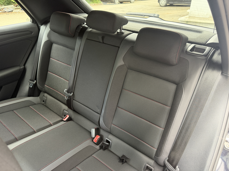 Volkswagen T-Roc R-Line LED VirtualCockpit Kamera Ambiente — photo 15