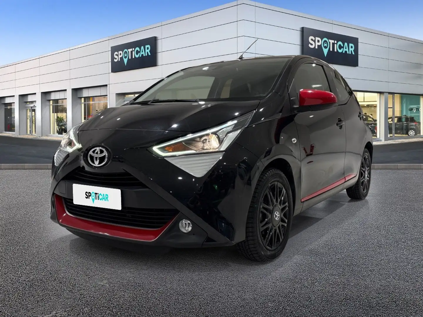 Toyota Aygo Connect 1.0 VVT-i x-fun Noir - 1