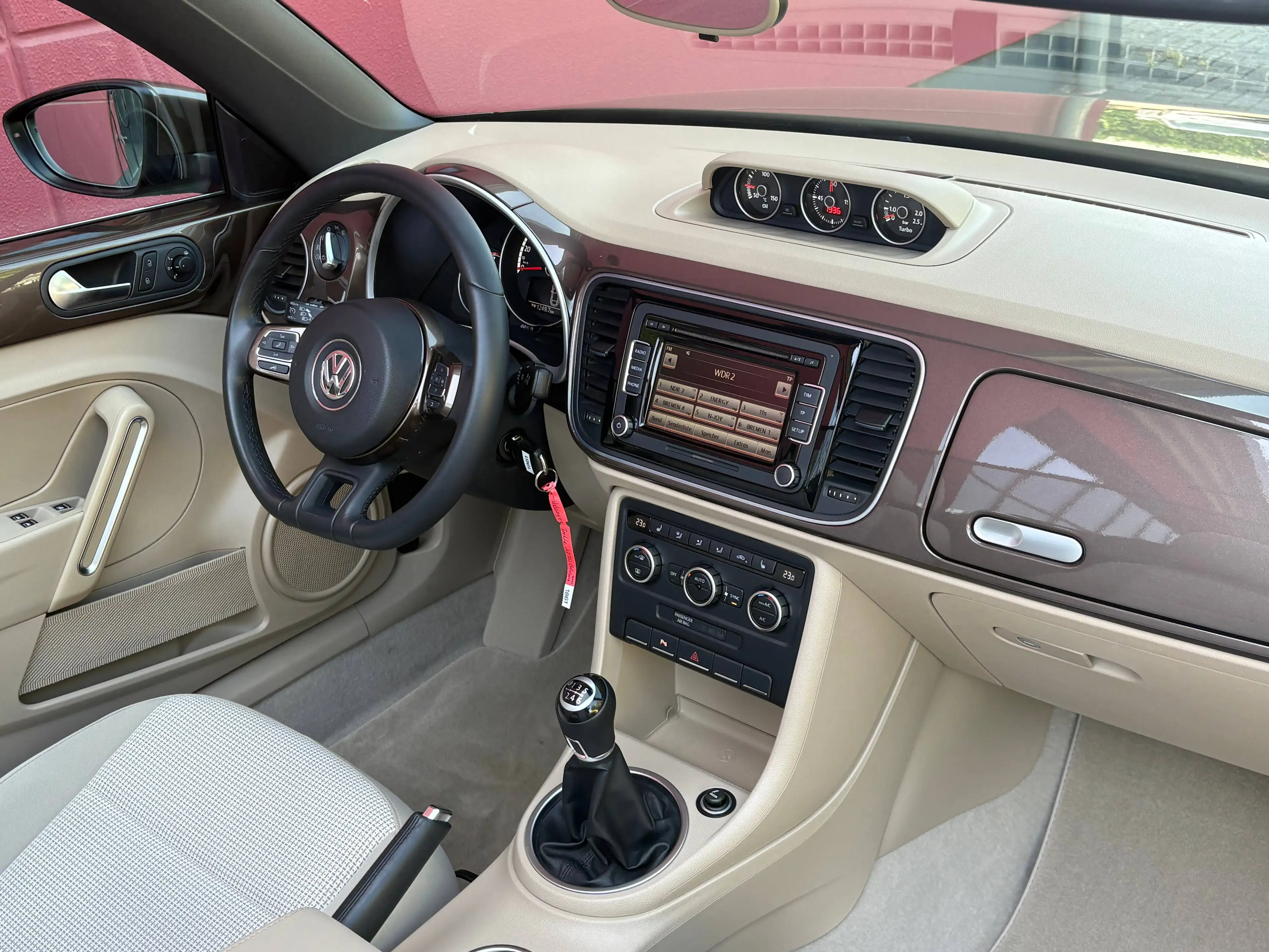 Volkswagen Beetle CABRIO 1.2 TSI BMT EDITION DESIGN 105PS TOFFEEBRAUN ALU18" GARANTIE — photo 15