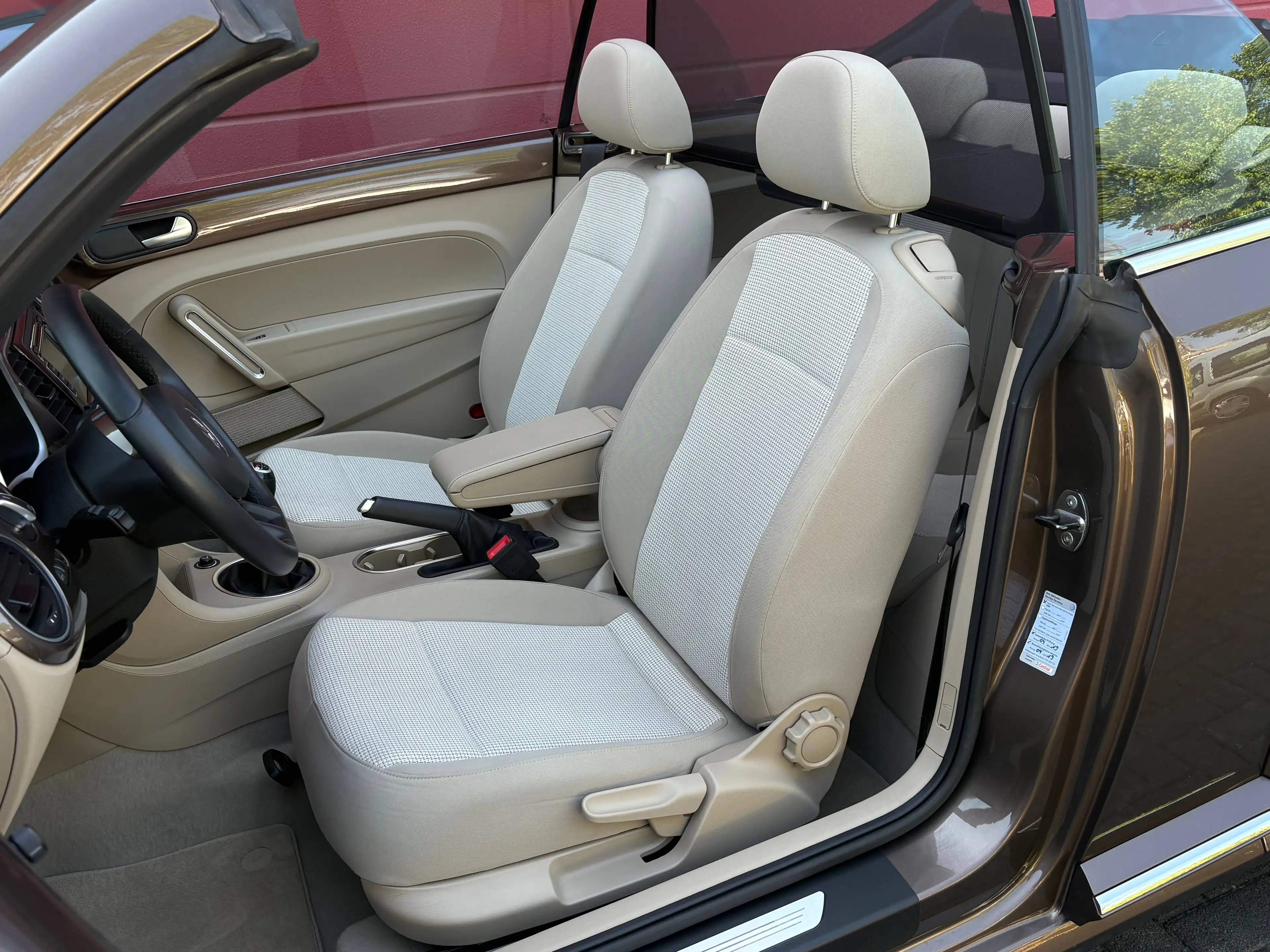 Volkswagen Beetle CABRIO 1.2 TSI BMT EDITION DESIGN 105PS TOFFEEBRAUN ALU18" GARANTIE — photo 12