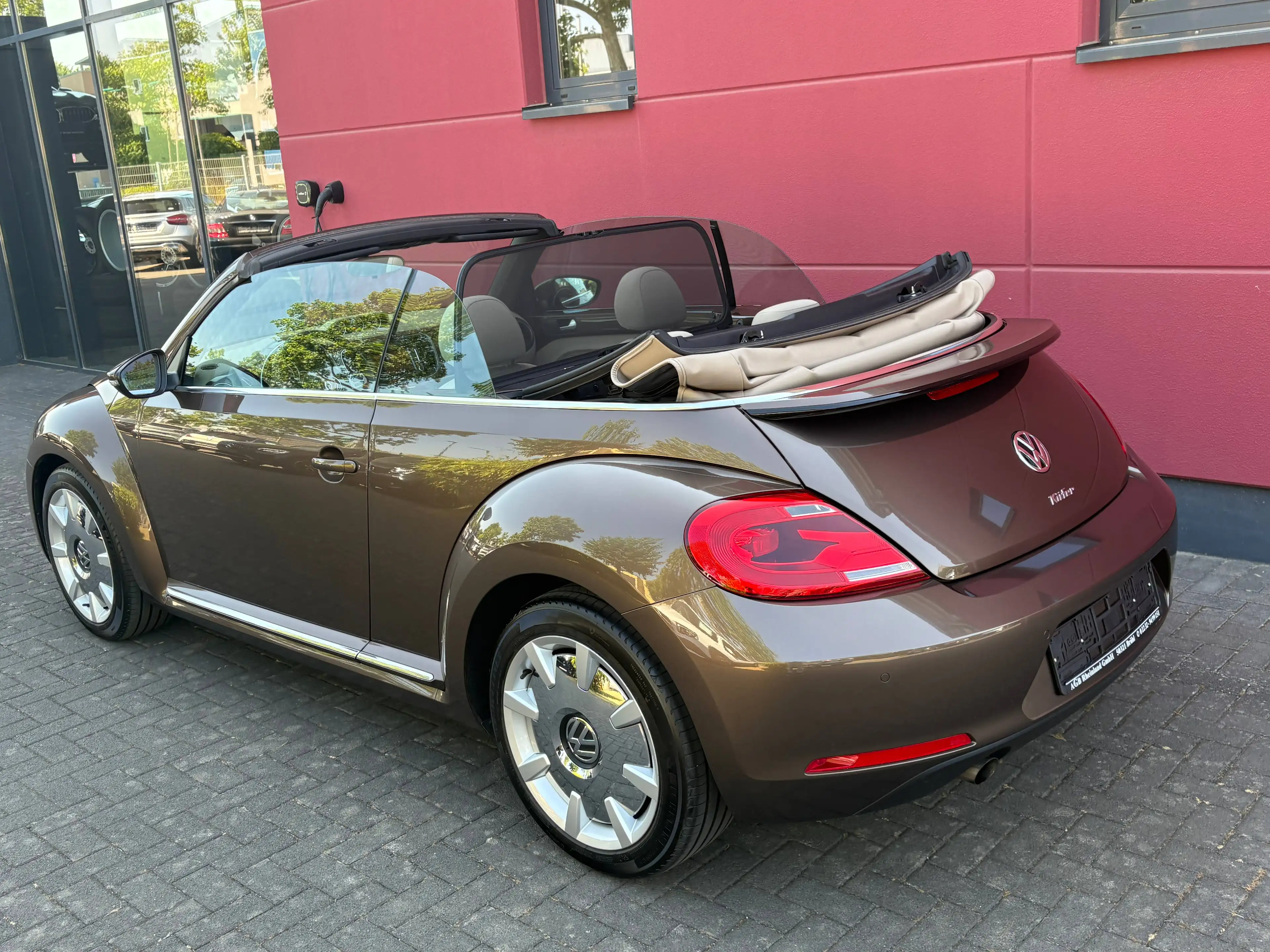 Volkswagen Beetle CABRIO 1.2 TSI BMT EDITION DESIGN 105PS TOFFEEBRAUN ALU18" GARANTIE — photo 7