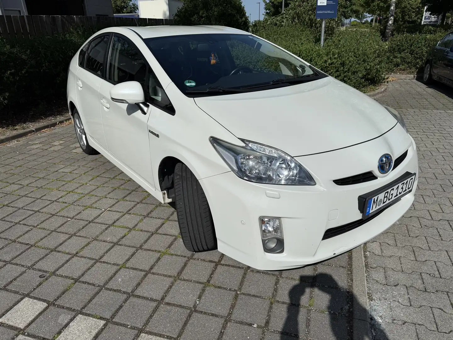 Toyota Prius (Hybrid) Executive Weiß - 2
