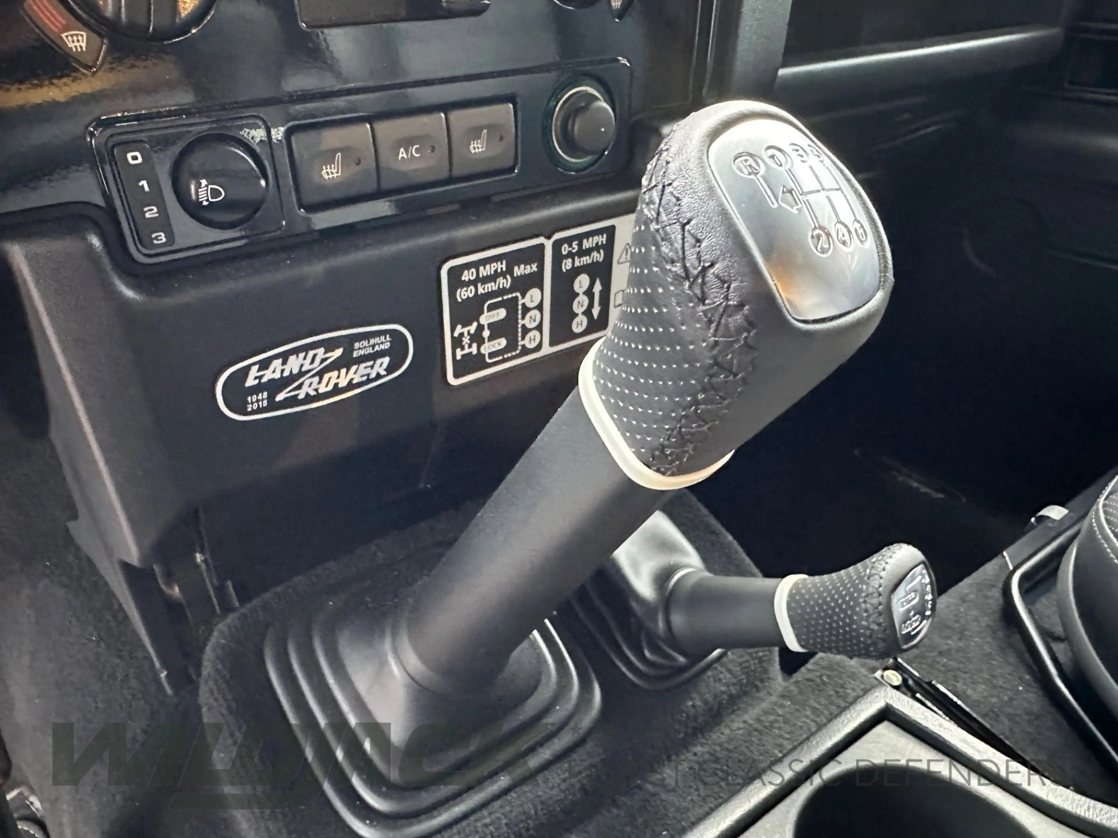Land Rover Defender 90 TD4 ADVENTURE *Limited Edition* — photo 15