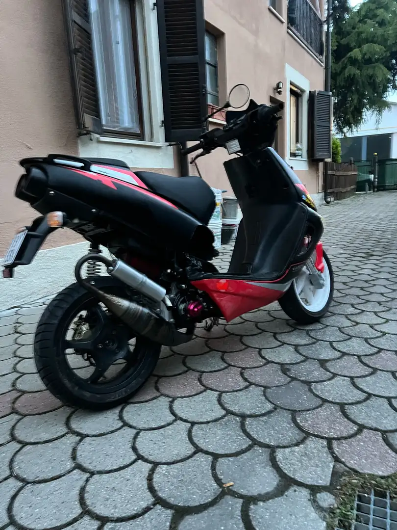 Aprilia SR 50 stealth Чорний - 1