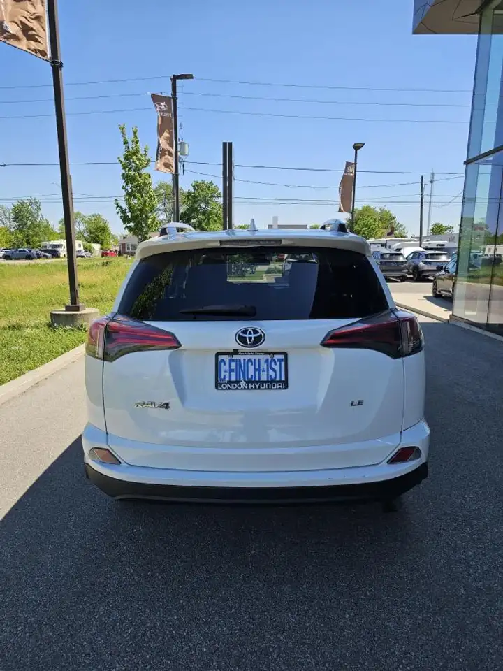 Toyota RAV 4 снимка Toyota RAV 4