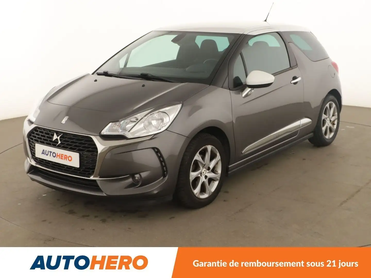 DS Automobiles DS 3 1.6 Blue-HDi So Chic Gris - 1