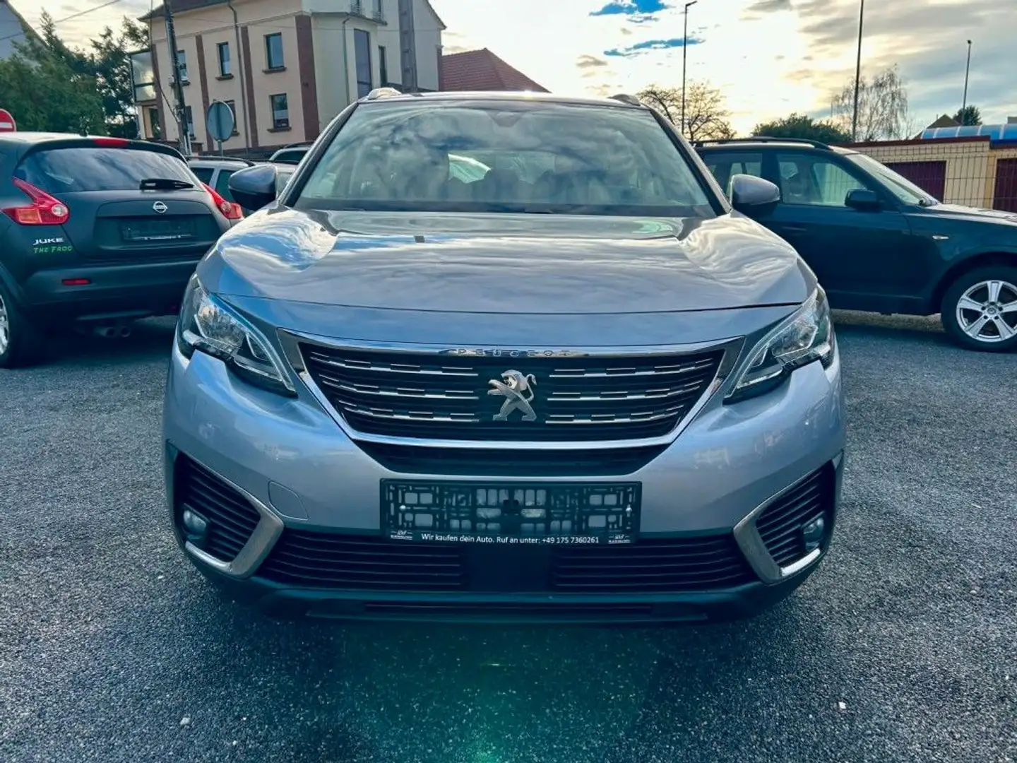 Peugeot 5008 ACTIVE 1.HAND + 7 SITZER + AHK + SHZ Grau - 2
