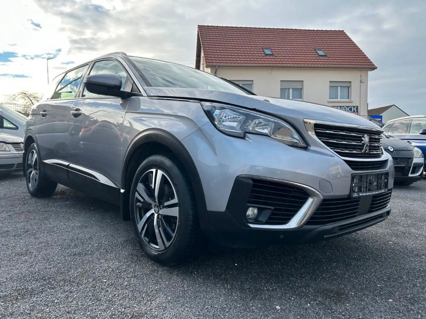 Peugeot 5008 ACTIVE 1.HAND + 7 SITZER + AHK + SHZ Grau - 1
