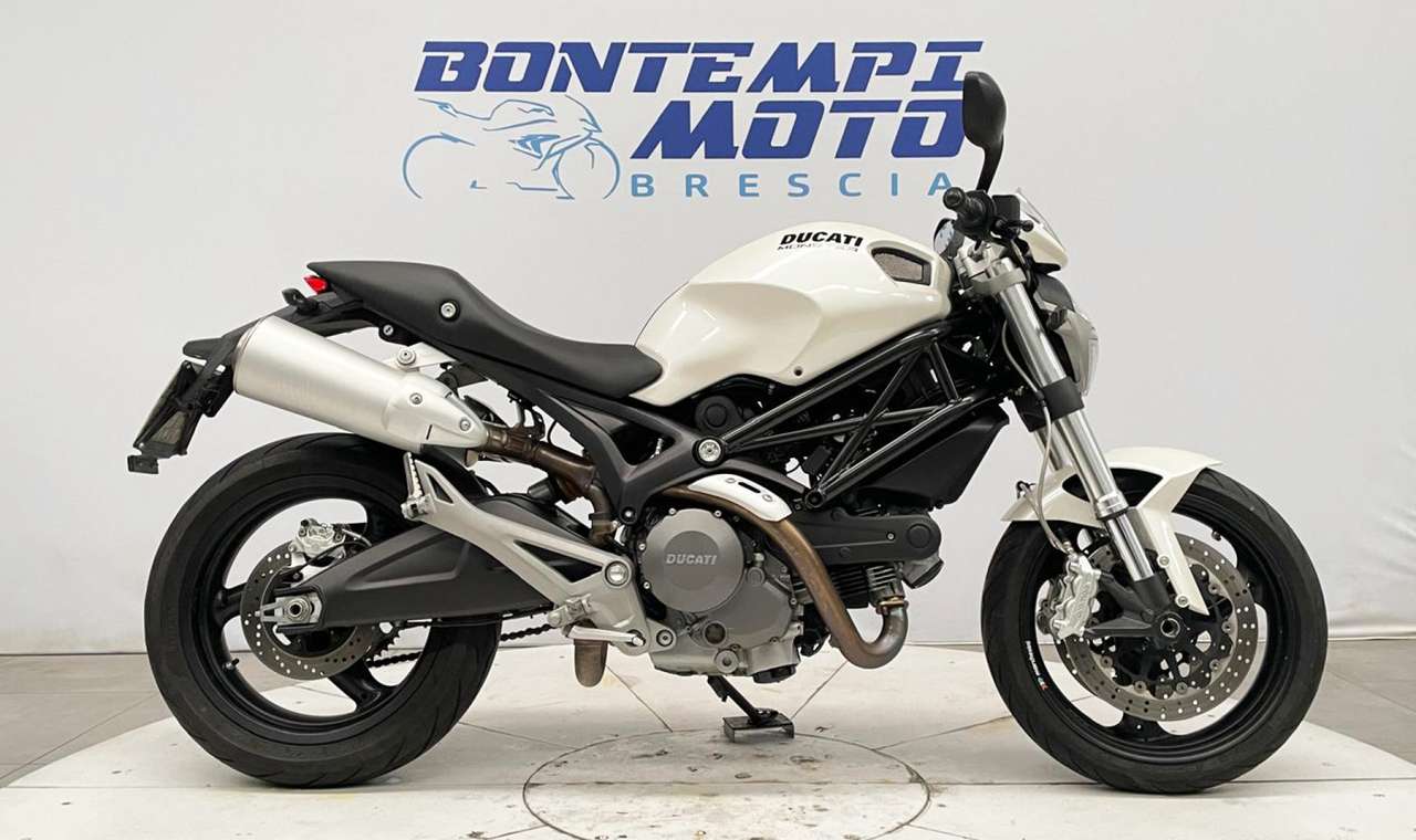 Ducati Monster 696 2009