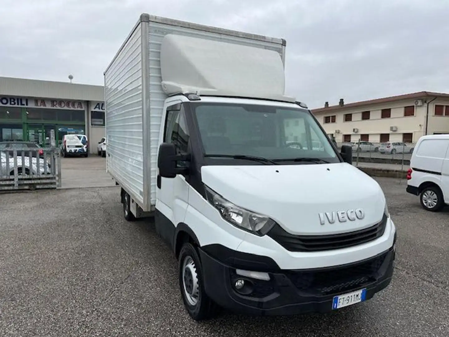 Iveco Daily 35S16S 2.3HPT PM Cabinato EURO 6B Weiß - 2