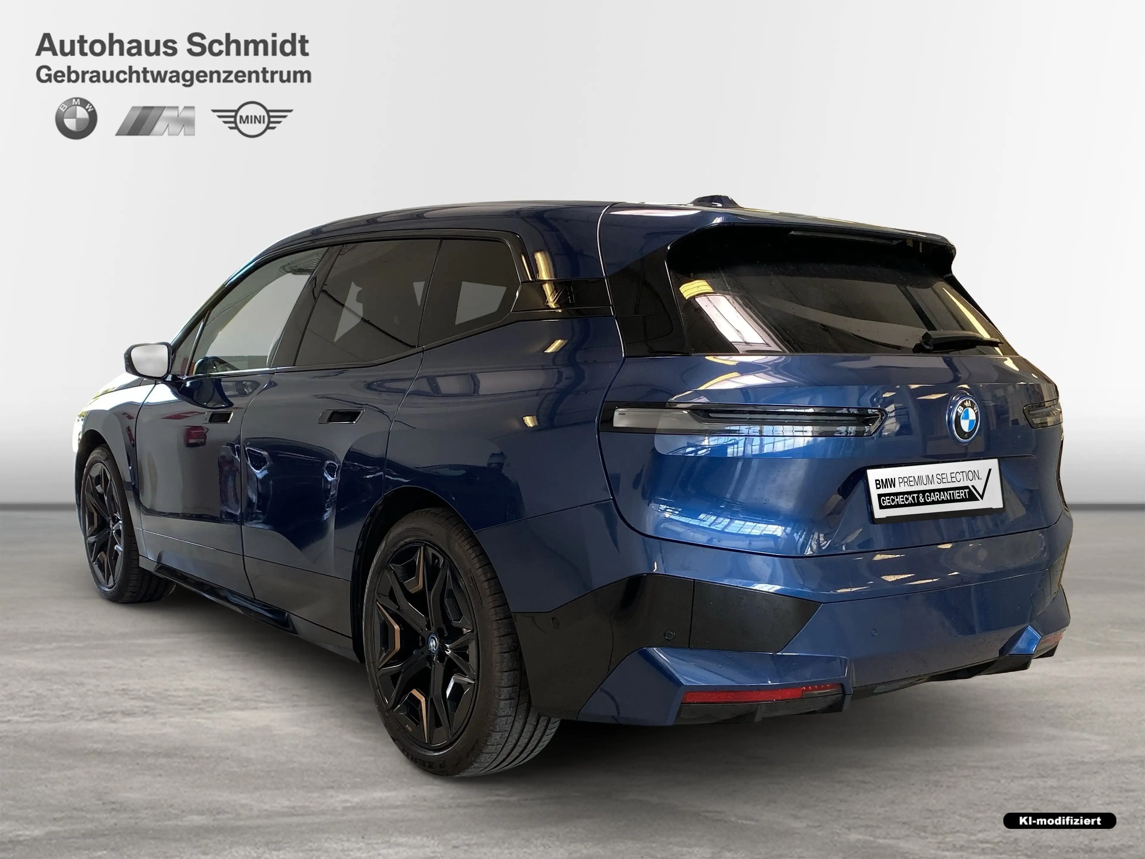 BMW iX xDrive40 *Sportpaket*LC Prof.*HUD*H/K*AHK*Laser*Dr — photo 3