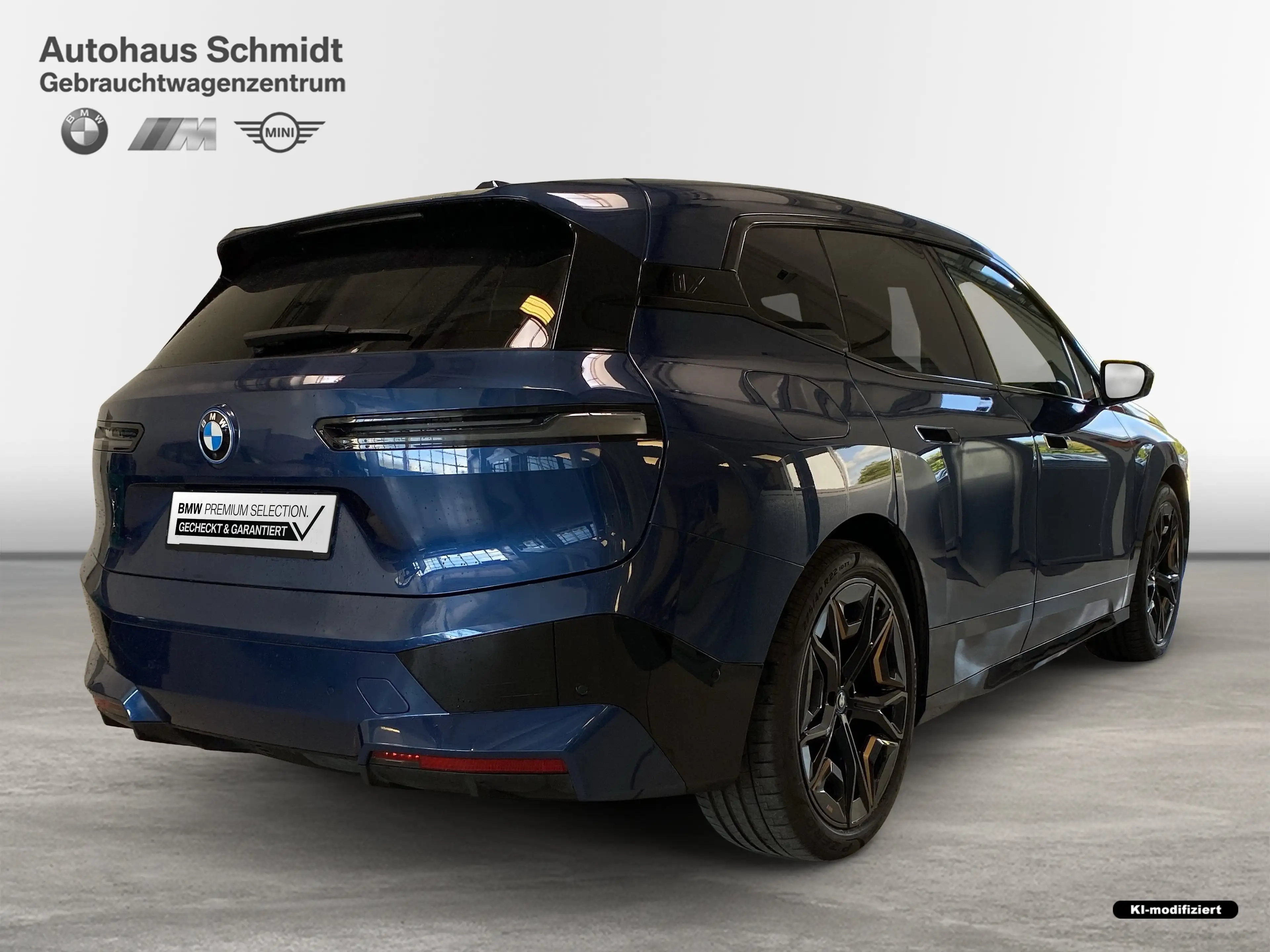 BMW iX xDrive40 *Sportpaket*LC Prof.*HUD*H/K*AHK*Laser*Dr — photo 5