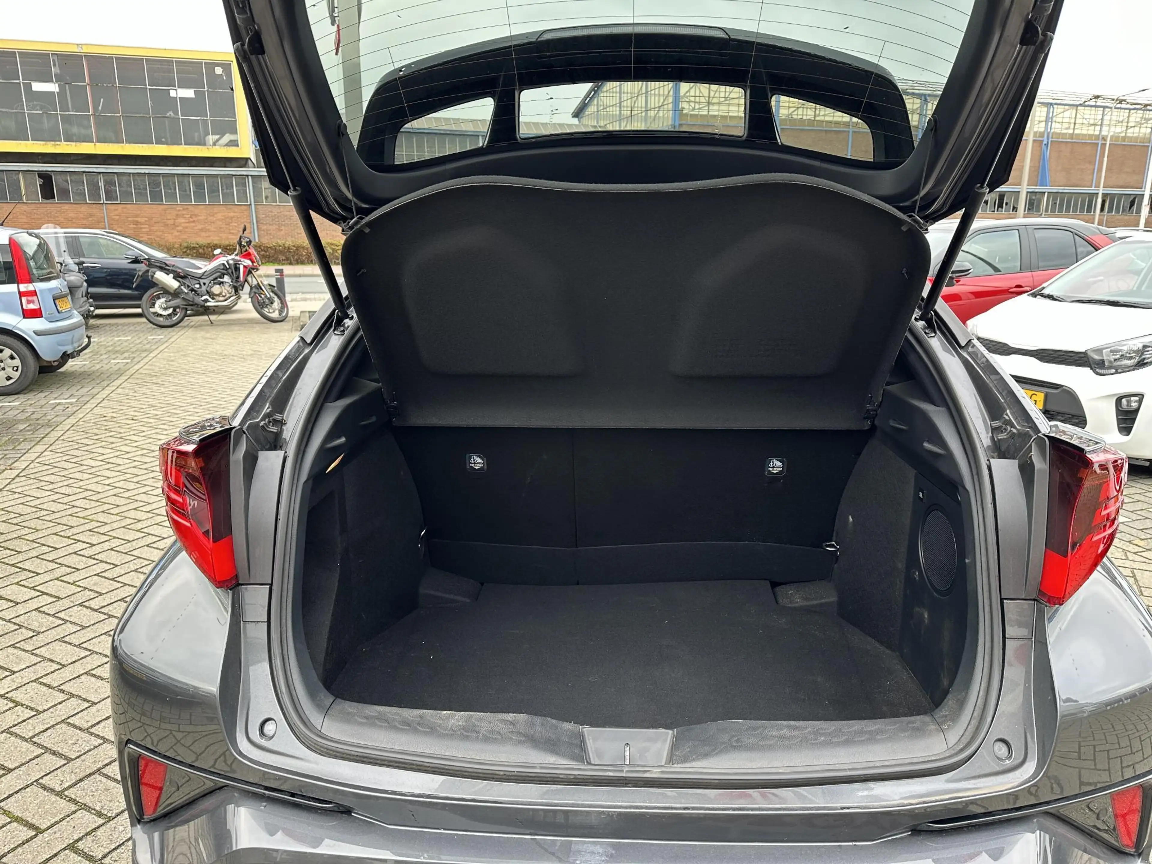 Toyota C-HR 1.8 Hybrid GR-Sport NL Auto, slechts 88000km, bomv — photo 11