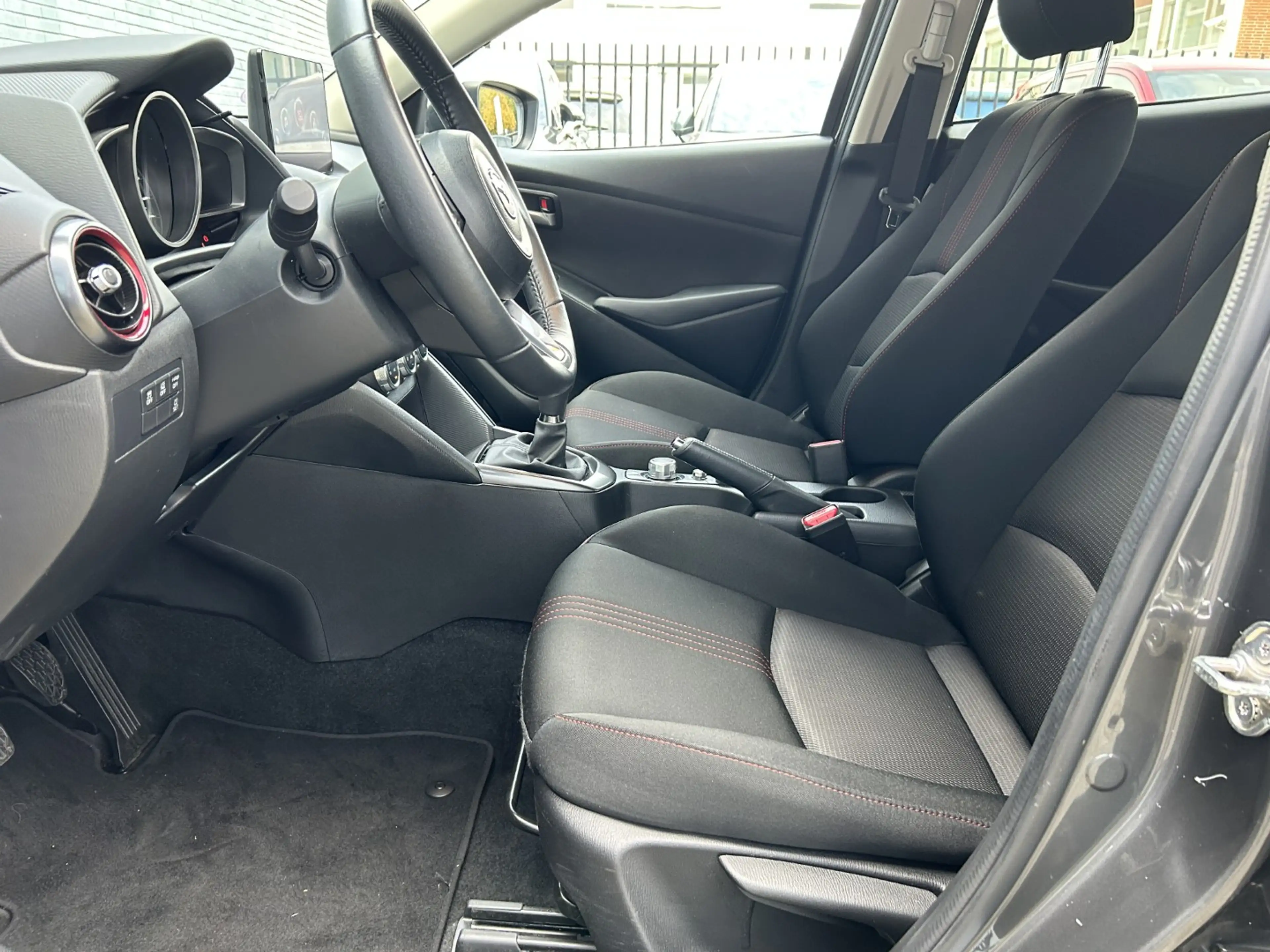 Mazda 2 1.5 SKYACTIV-G 90PK Homura — photo 11
