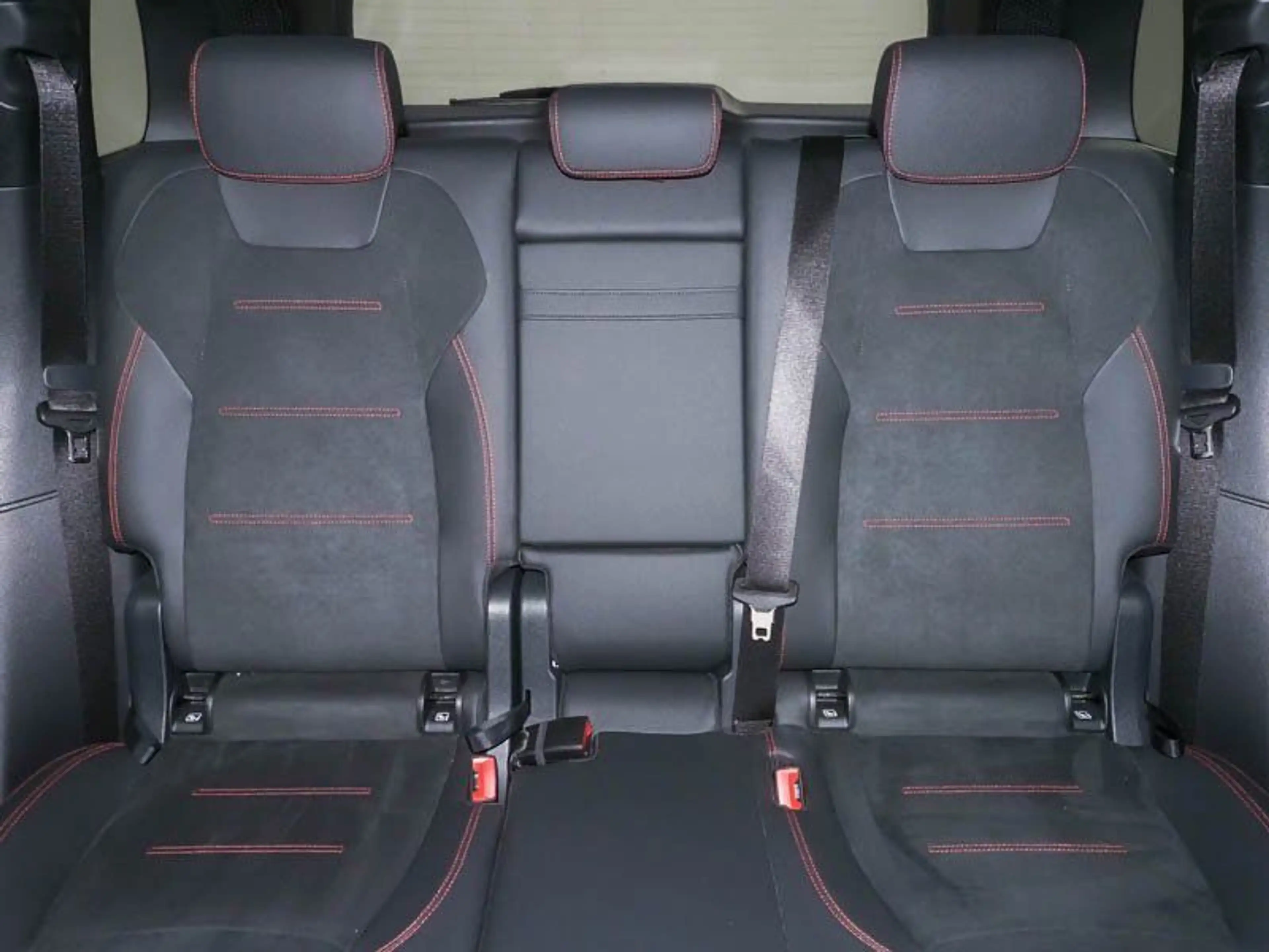 Mercedes-Benz EQB 250 AMG-ADVANCED+ NIGHT AHK FAP PANOR SOUND — photo 11