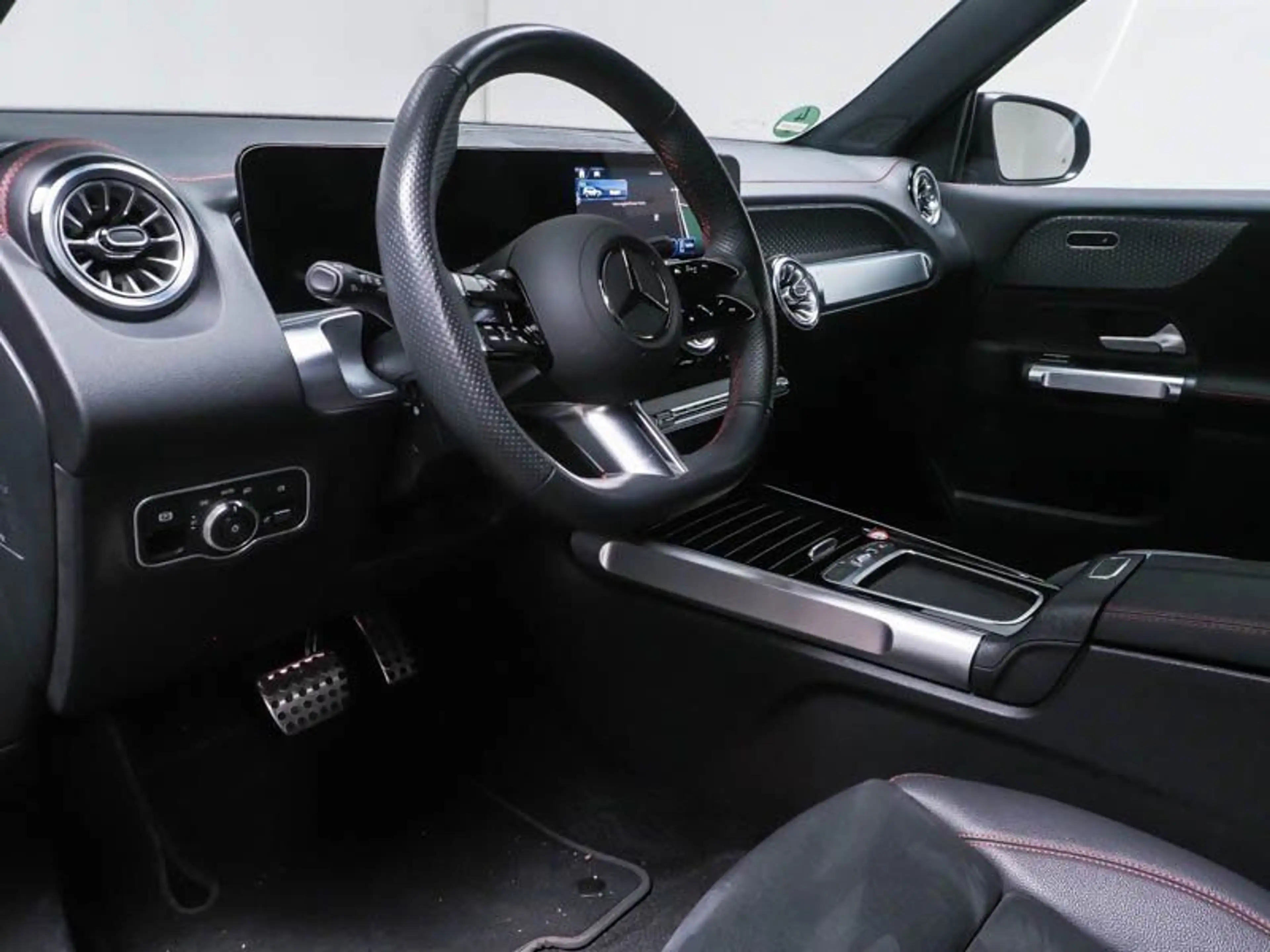 Mercedes-Benz EQB 250 AMG-ADVANCED+ NIGHT AHK FAP PANOR SOUND — photo 8