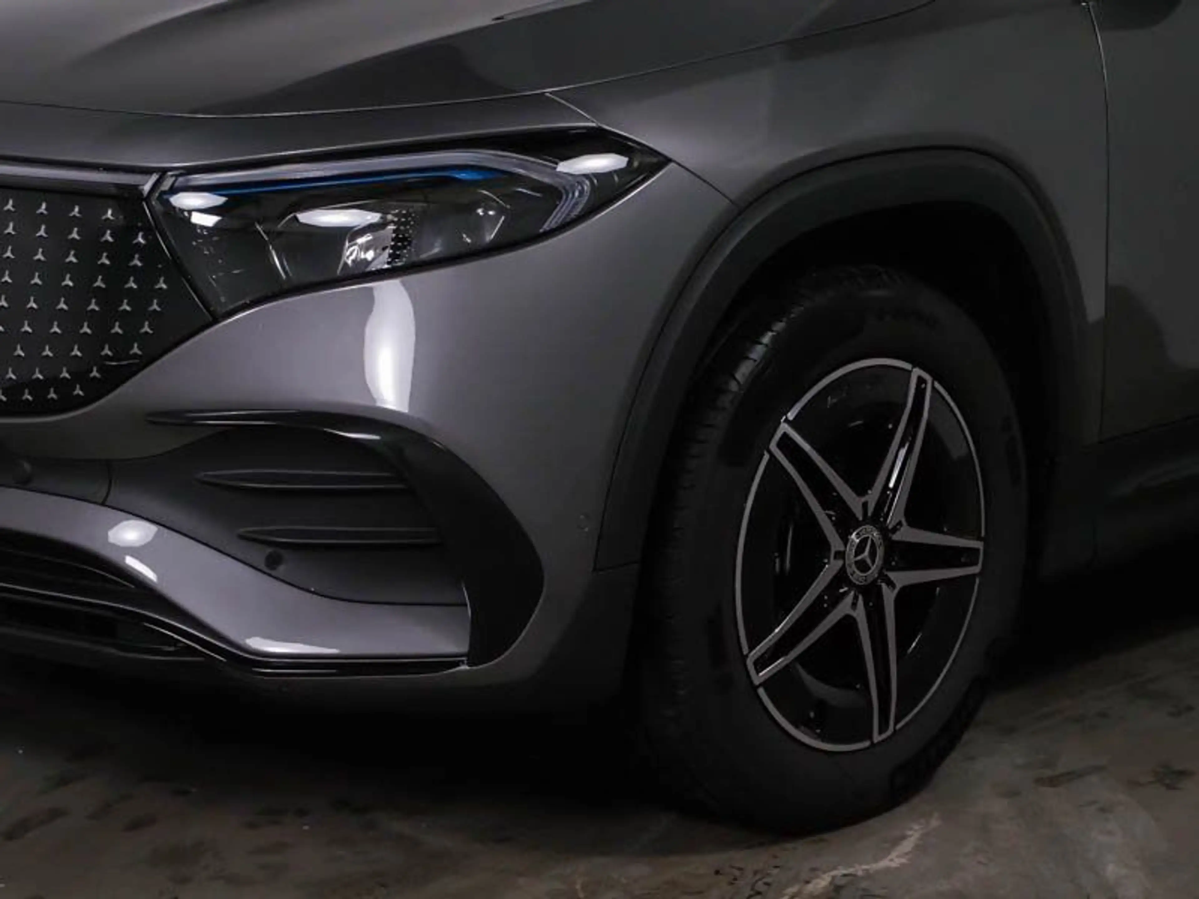 Mercedes-Benz EQB 250 AMG-ADVANCED+ NIGHT AHK FAP PANOR SOUND — photo 3