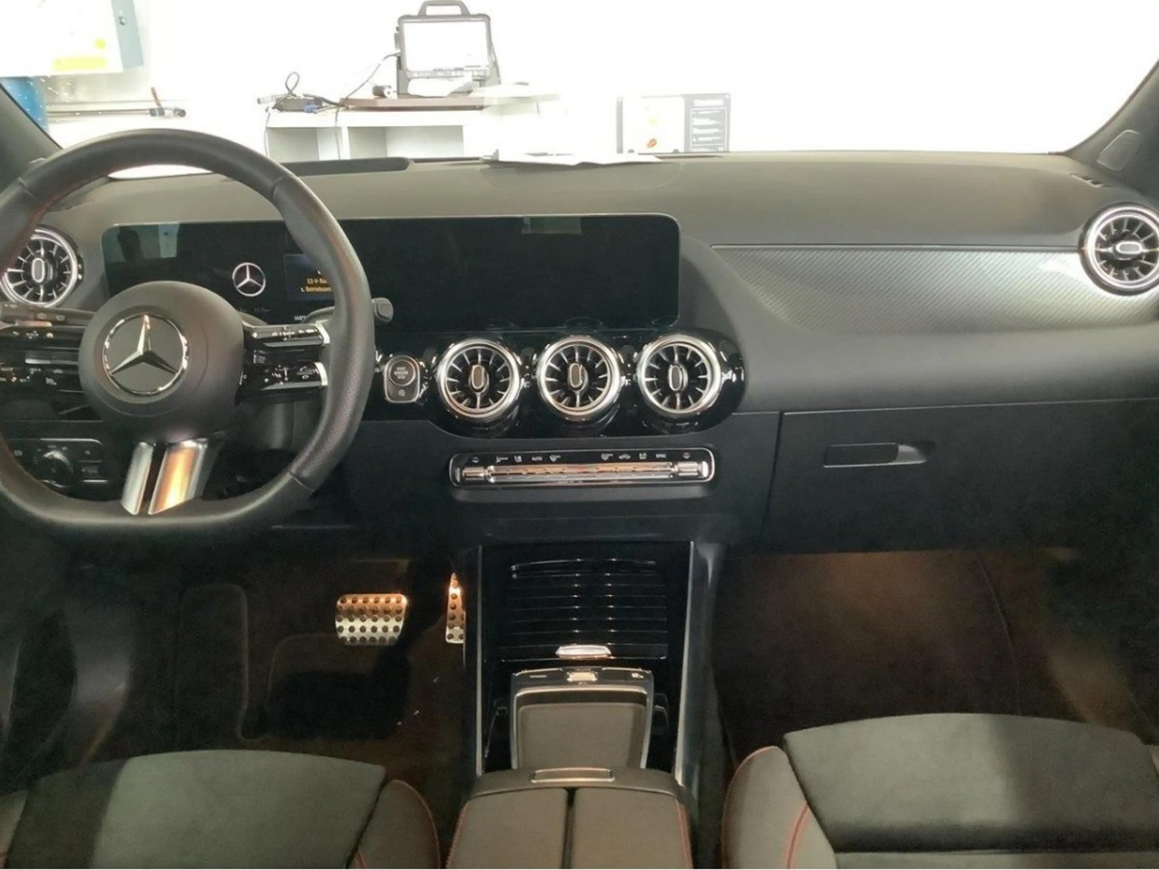 Mercedes-Benz B 220 B220d AMG Prem+ AHK Pano HUD Memo MLED 360°DISTR — photo 8