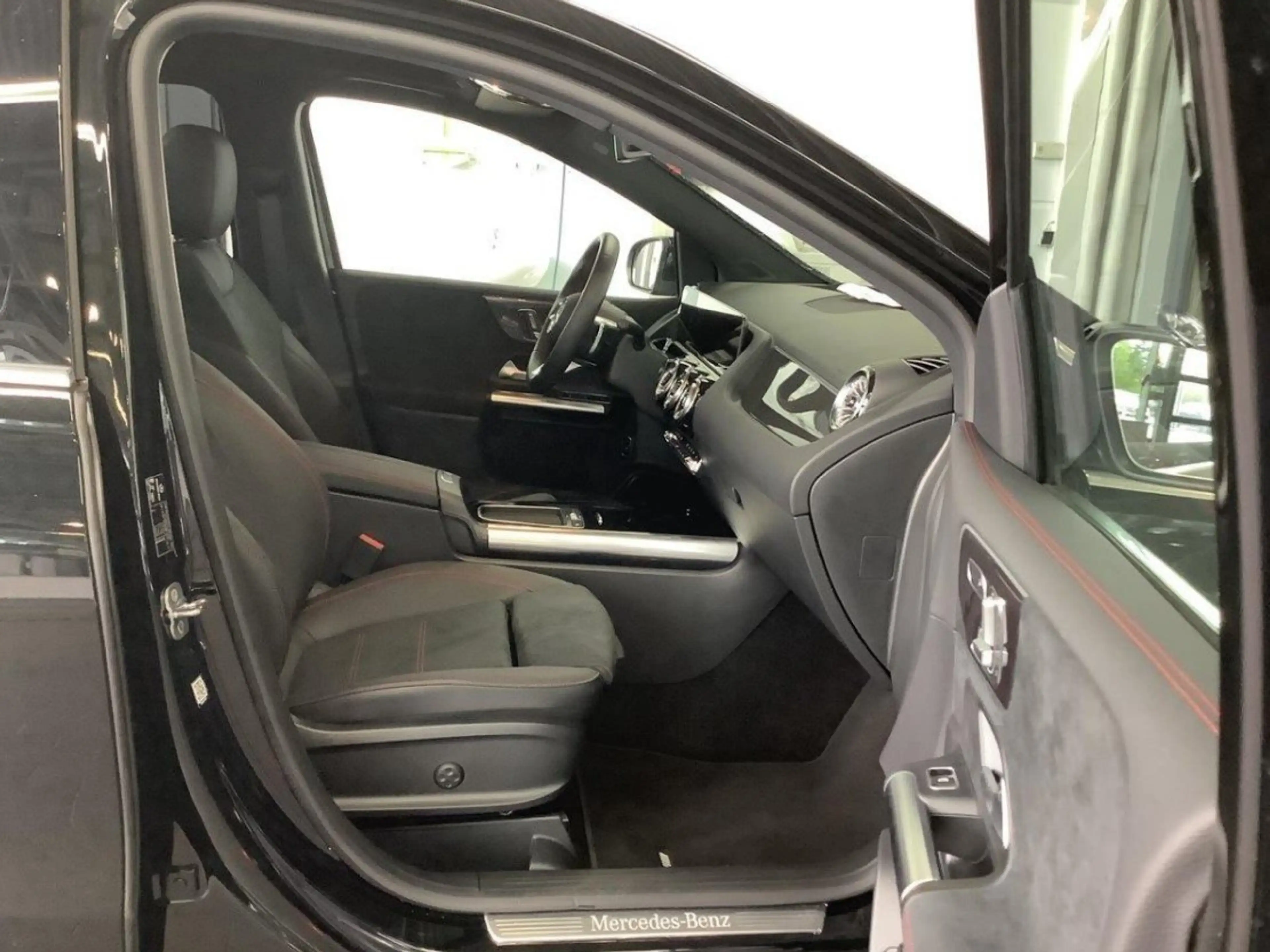 Mercedes-Benz B 220 B220d AMG Prem+ AHK Pano HUD Memo MLED 360°DISTR — photo 9