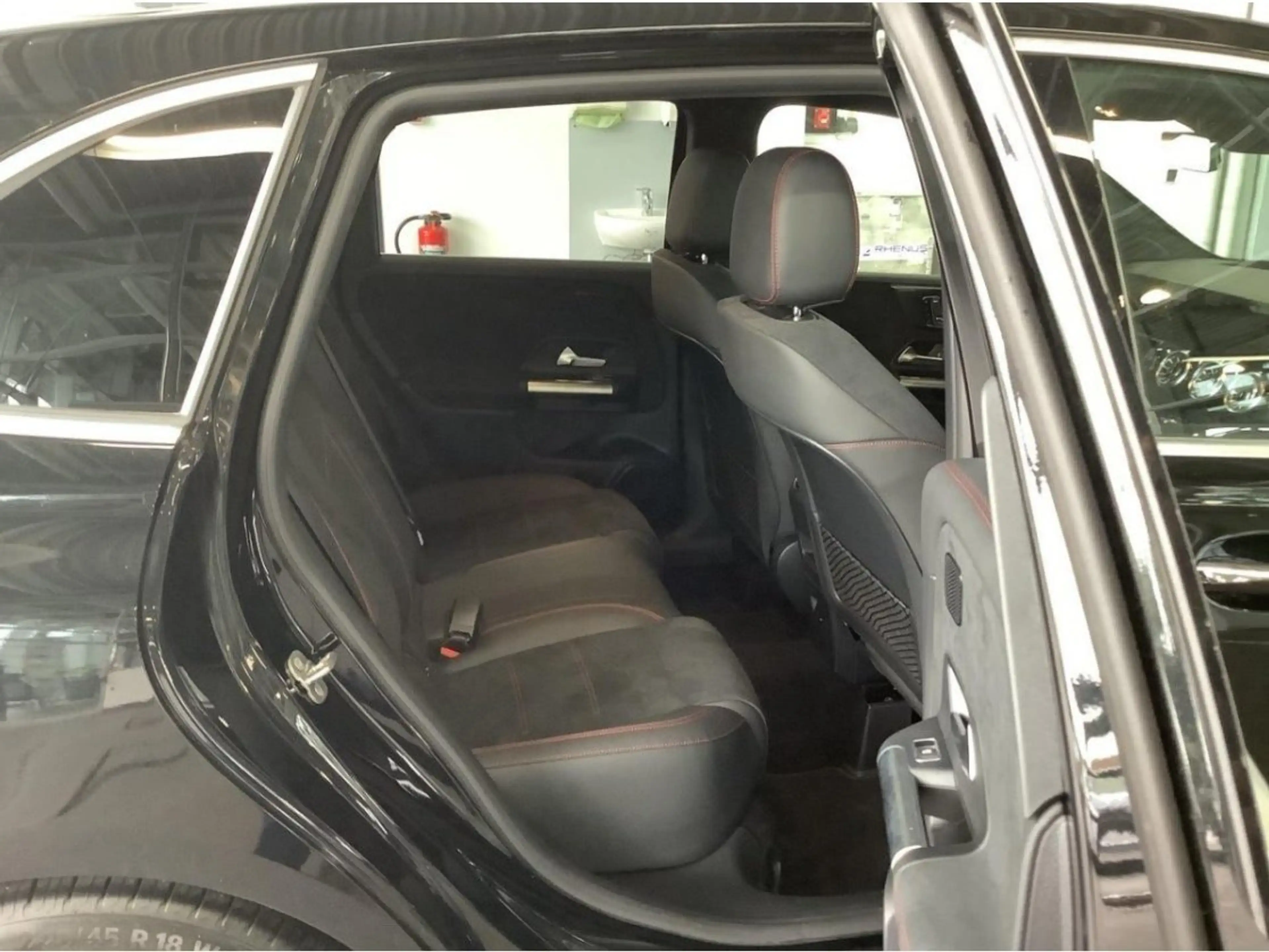 Mercedes-Benz B 220 B220d AMG Prem+ AHK Pano HUD Memo MLED 360°DISTR — photo 10