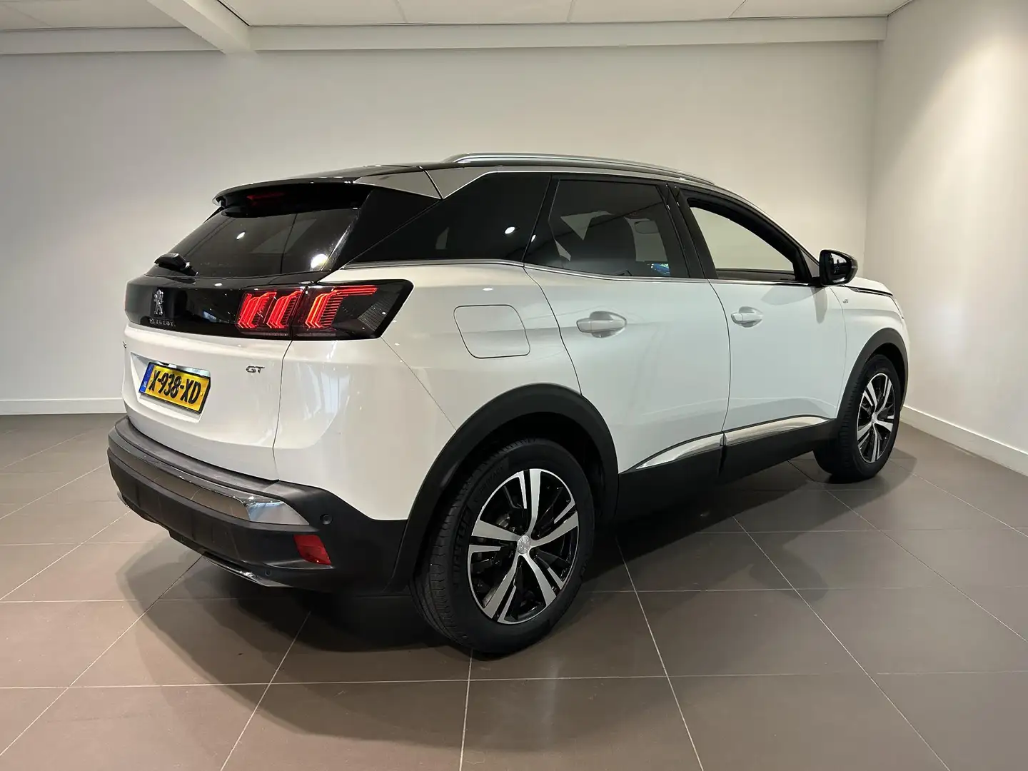 Peugeot 3008 1.2 Hybrid 136 GT Peugeot 3008 1.2 Hybrid GT | 360 Wit - 2