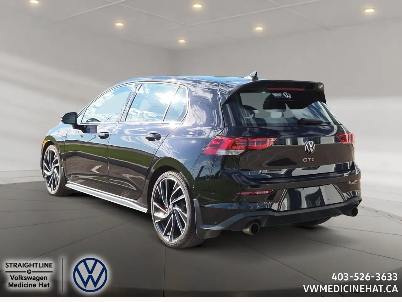Volkswagen Golf GTI снимка Volkswagen Golf GTI