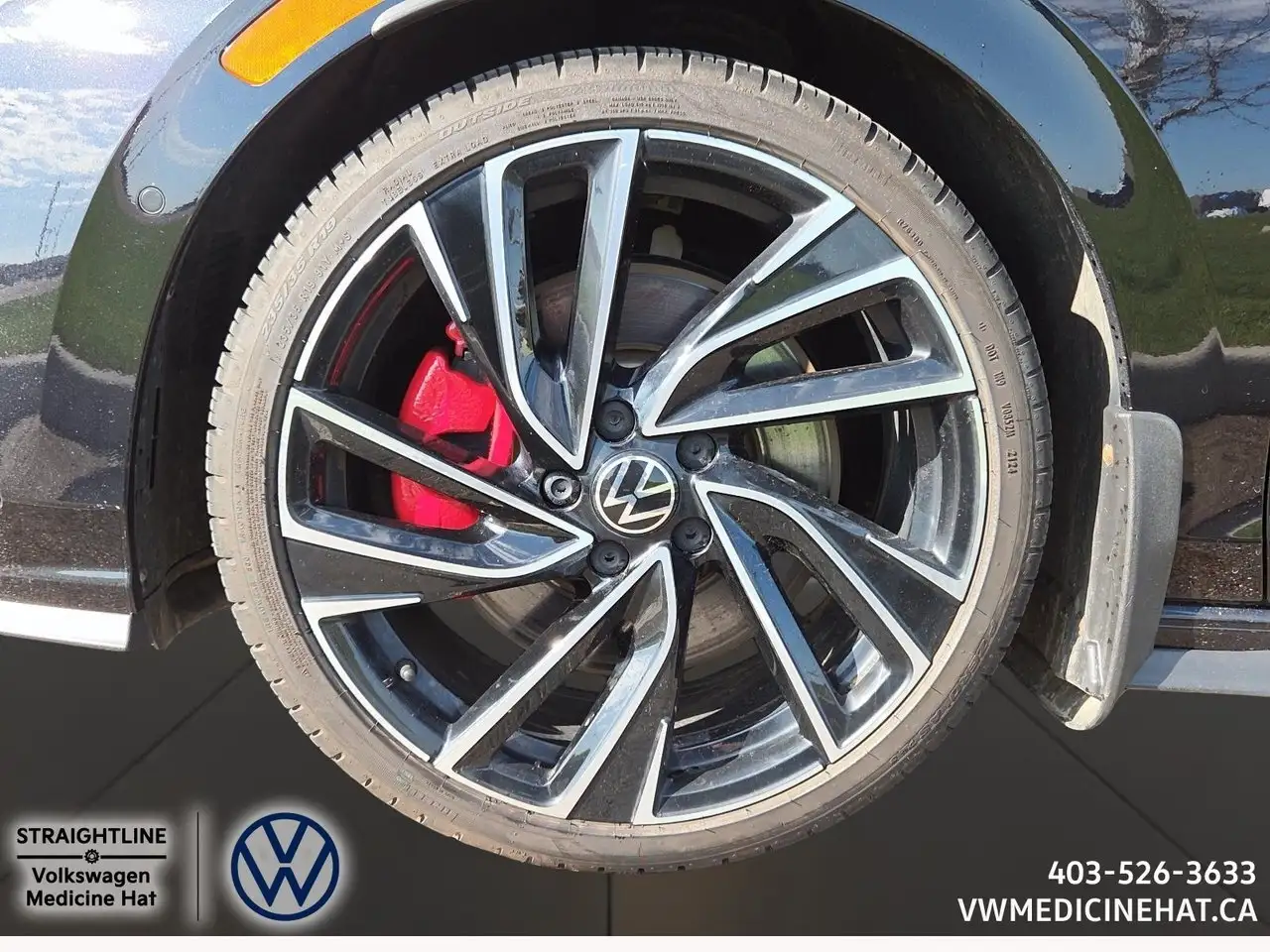 Volkswagen Golf GTI снимка Volkswagen Golf GTI