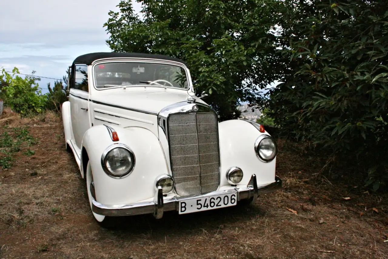Mercedes-Benz 220 Cabriolet B (W187), foto 5