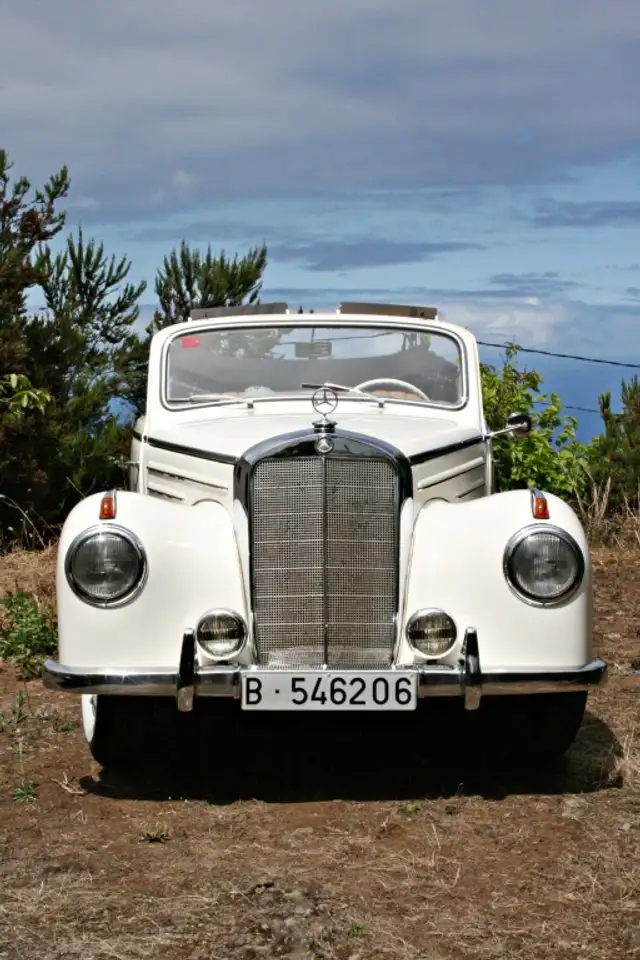 Mercedes-Benz 220 Cabriolet B (W187), foto 9