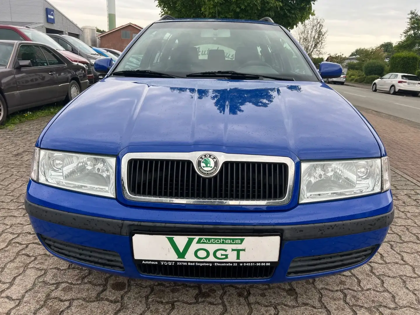 Skoda Octavia Combi Tour 1.6 AHK Bleu - 2