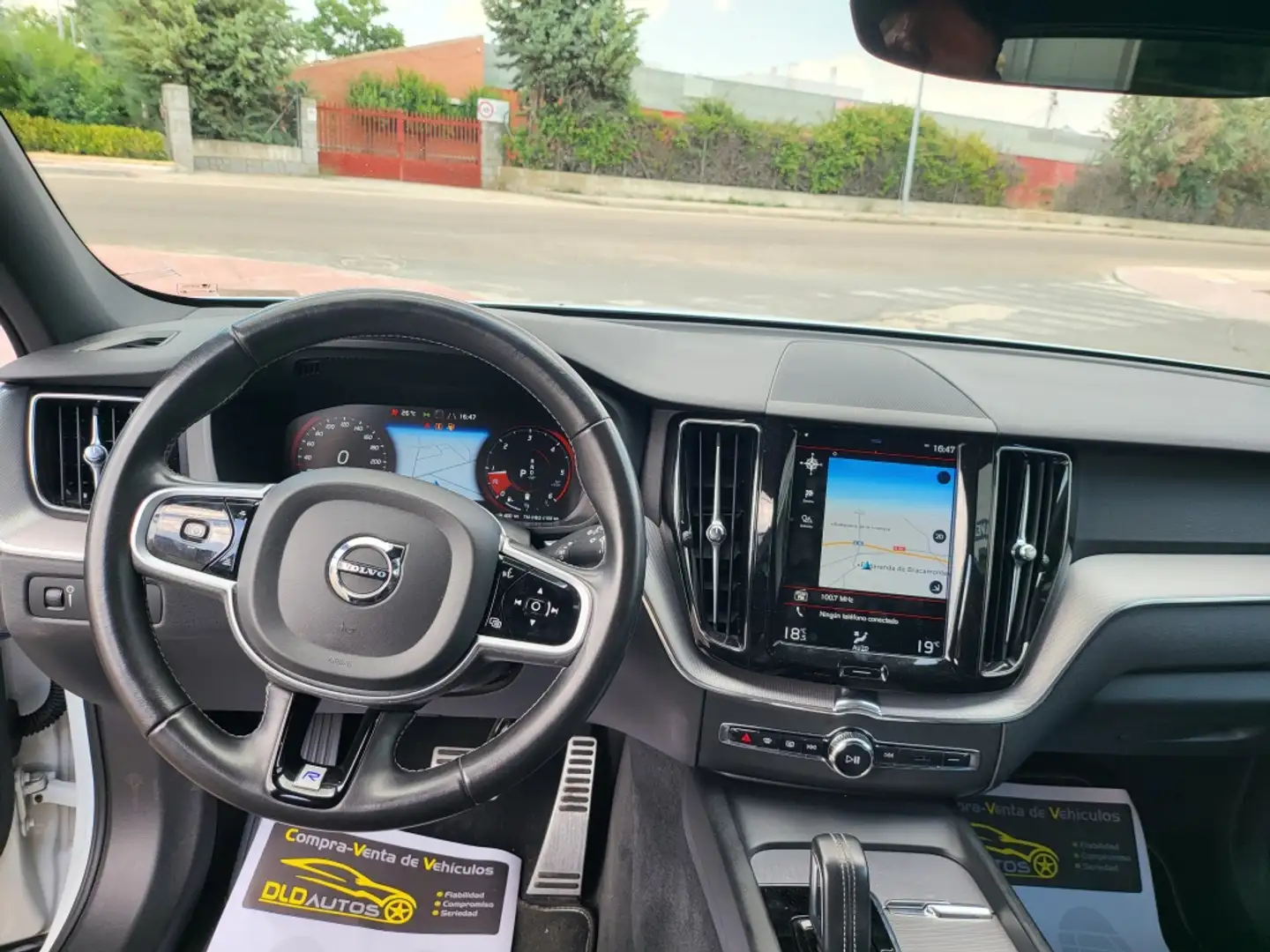 Volvo XC60 B4 R-Design AWD Aut. Blanco - 2