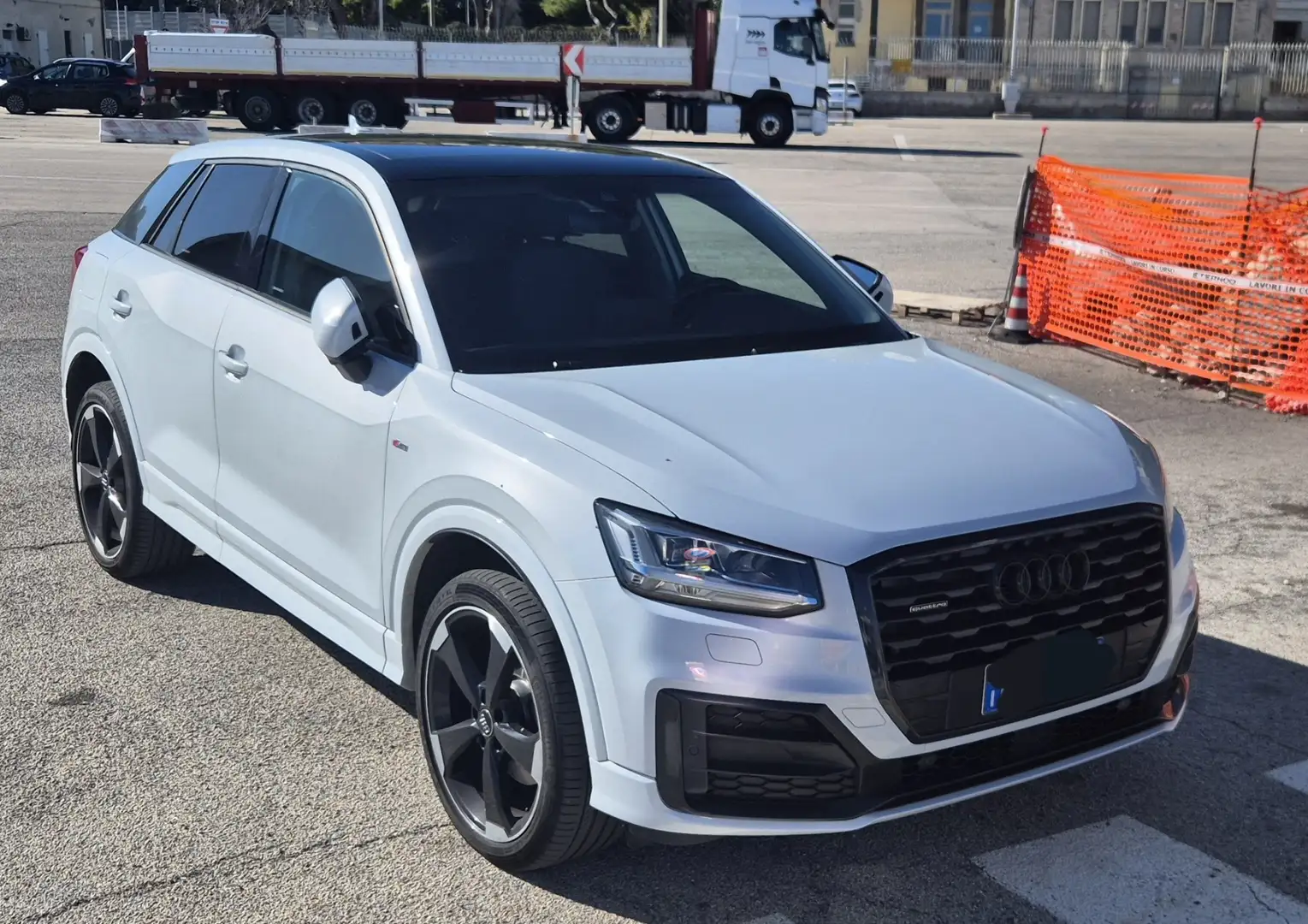Audi Q2 2.0 tdi Sport quattro 190cv s-tronic Bianco - 2