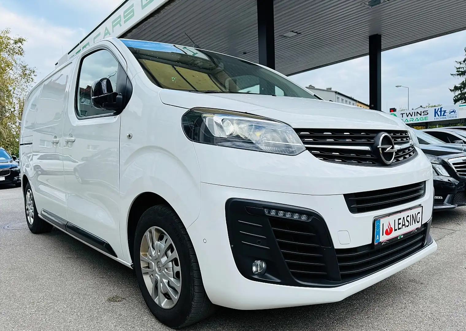 Opel Vivaro 2,0 CDTI Enjoy M Aut. Alb - 2