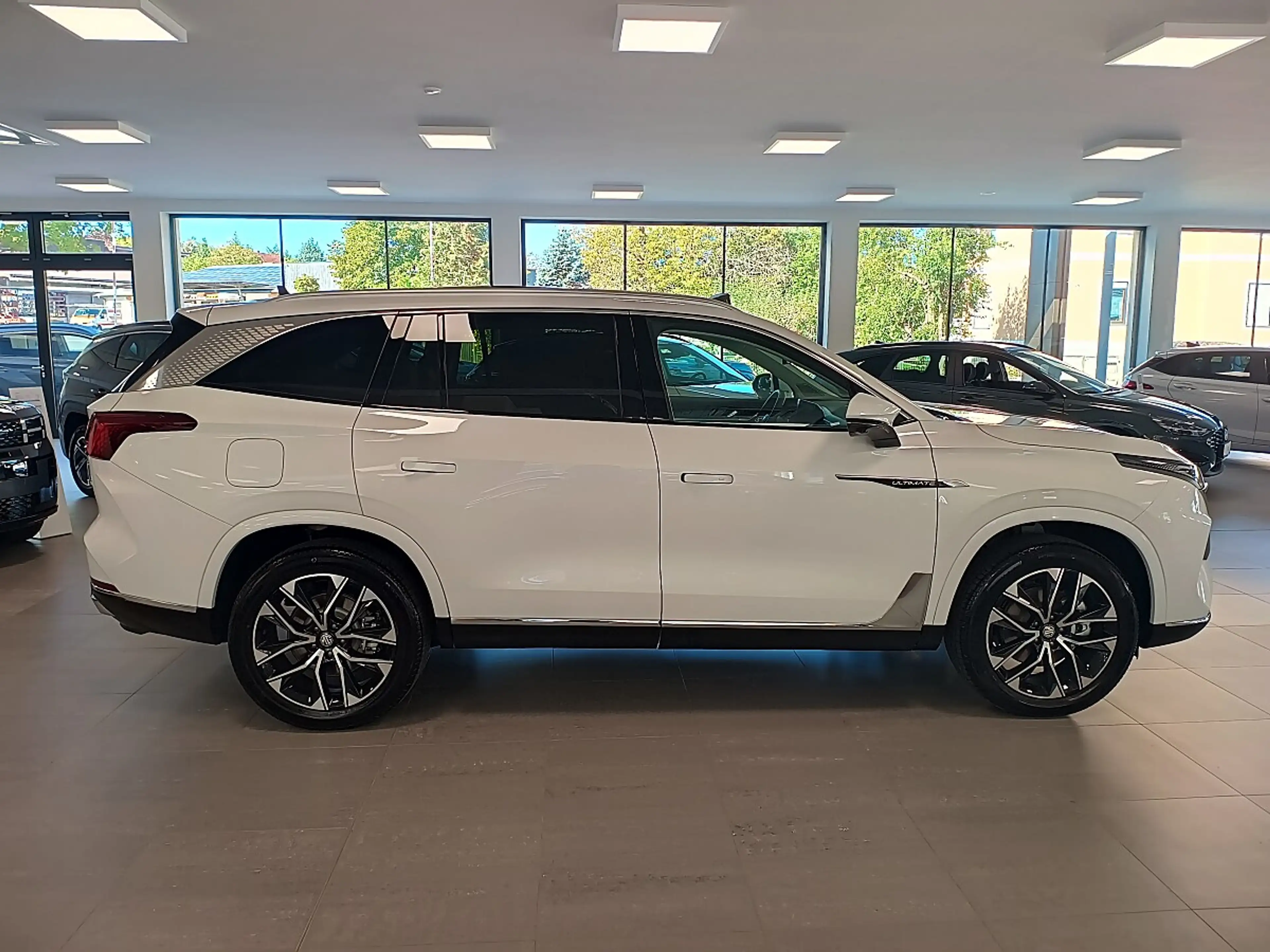 MG MGS9 1,5 PHEV Luxury *Pano*LED*BOSE* — photo 6